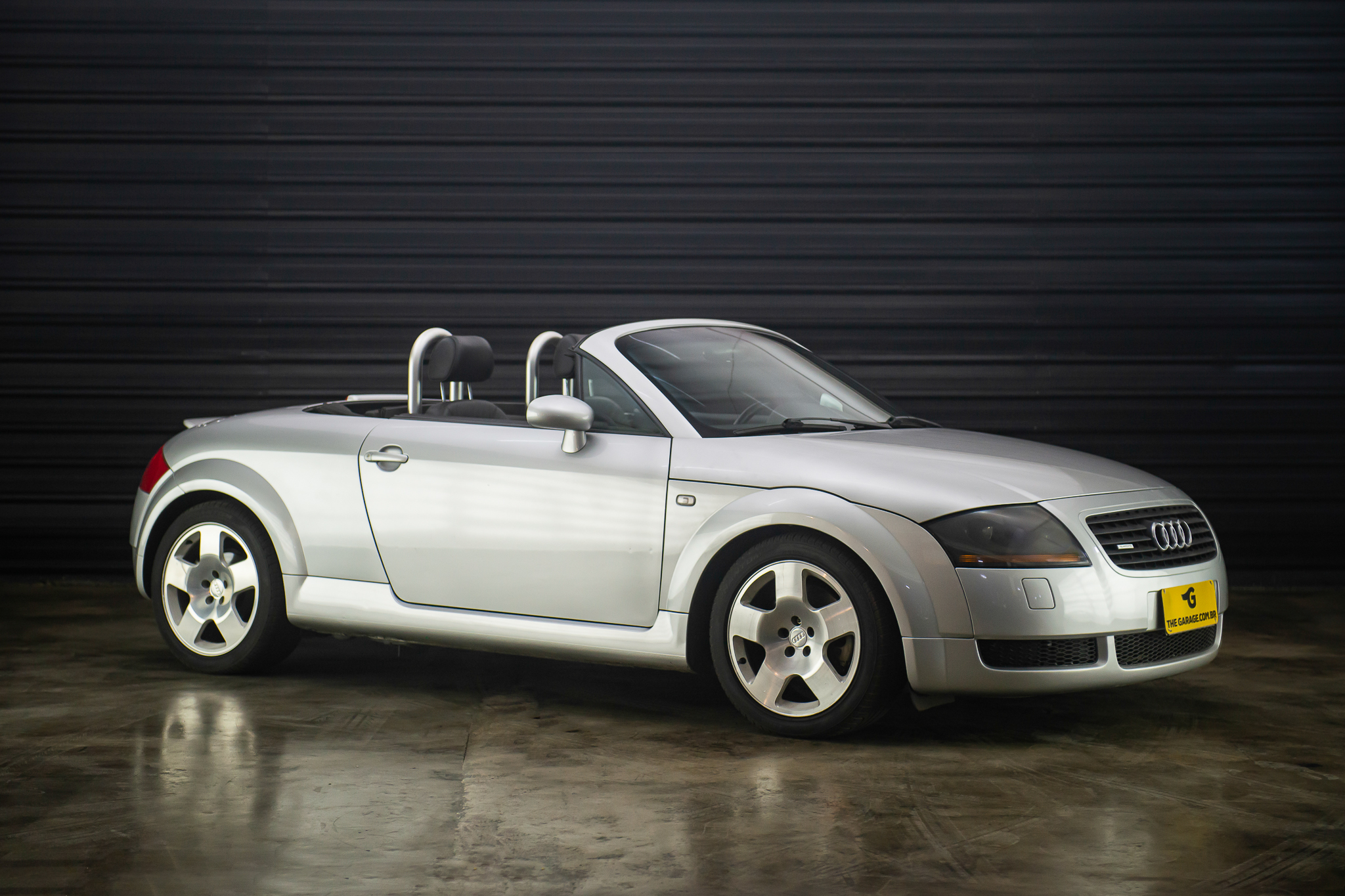 2000-audi-tt-roadster-225-a-venda-sao-paulo-sp-for-sale-the-garage-classicos-a-melhor-loja-de-carros-antigos-acervo-de-carros--46