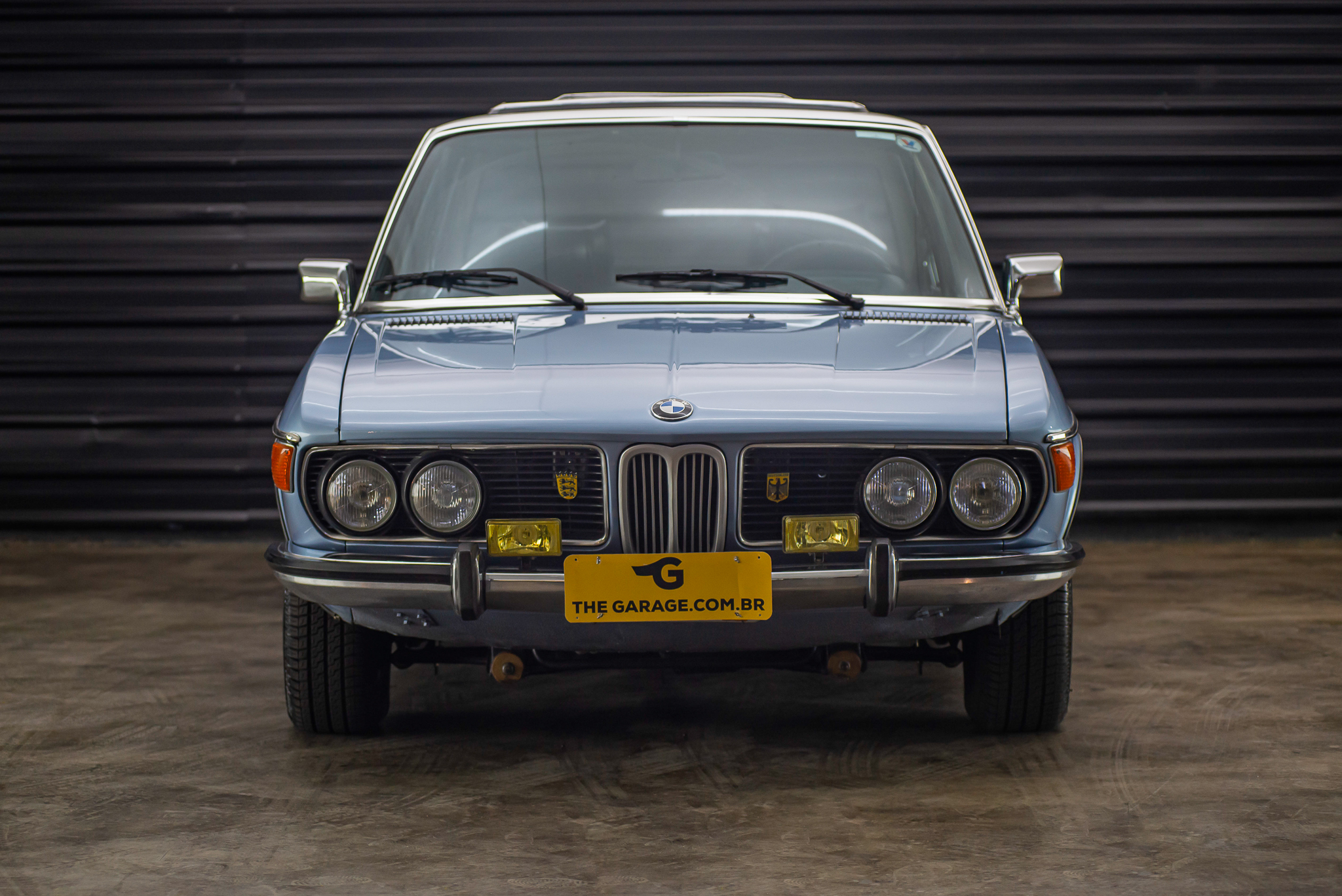 1975-BMW-3.0SI-E3-a-venda-sao-paulo-sp-for-sale-the-garage-classicos-a-melhor-loja-de-carros-antigos-acervo-de-carros--32