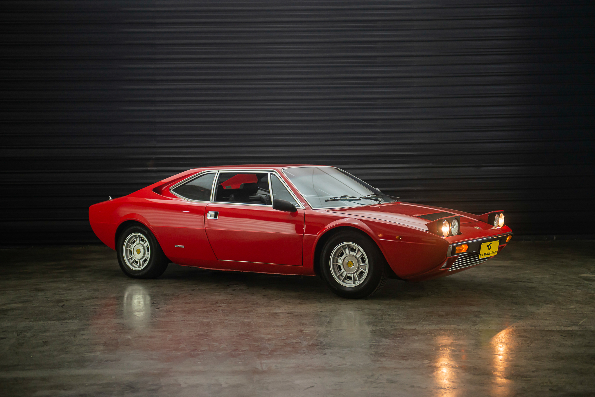 1975-Ferrari-Dino-308-GT4-2+2-a-venda-sao-paulo-sp-for-sale-the-garage-classicos-a-melhor-loja-de-carros-antigos-acervo-de-carros-1-4