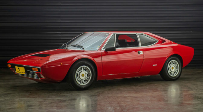 1975-Ferrari-Dino-308-GT4-2+2-a-venda-sao-paulo-sp-for-sale-the-garage-classicos-a-melhor-loja-de-carros-antigos-acervo-de-carros-1-4