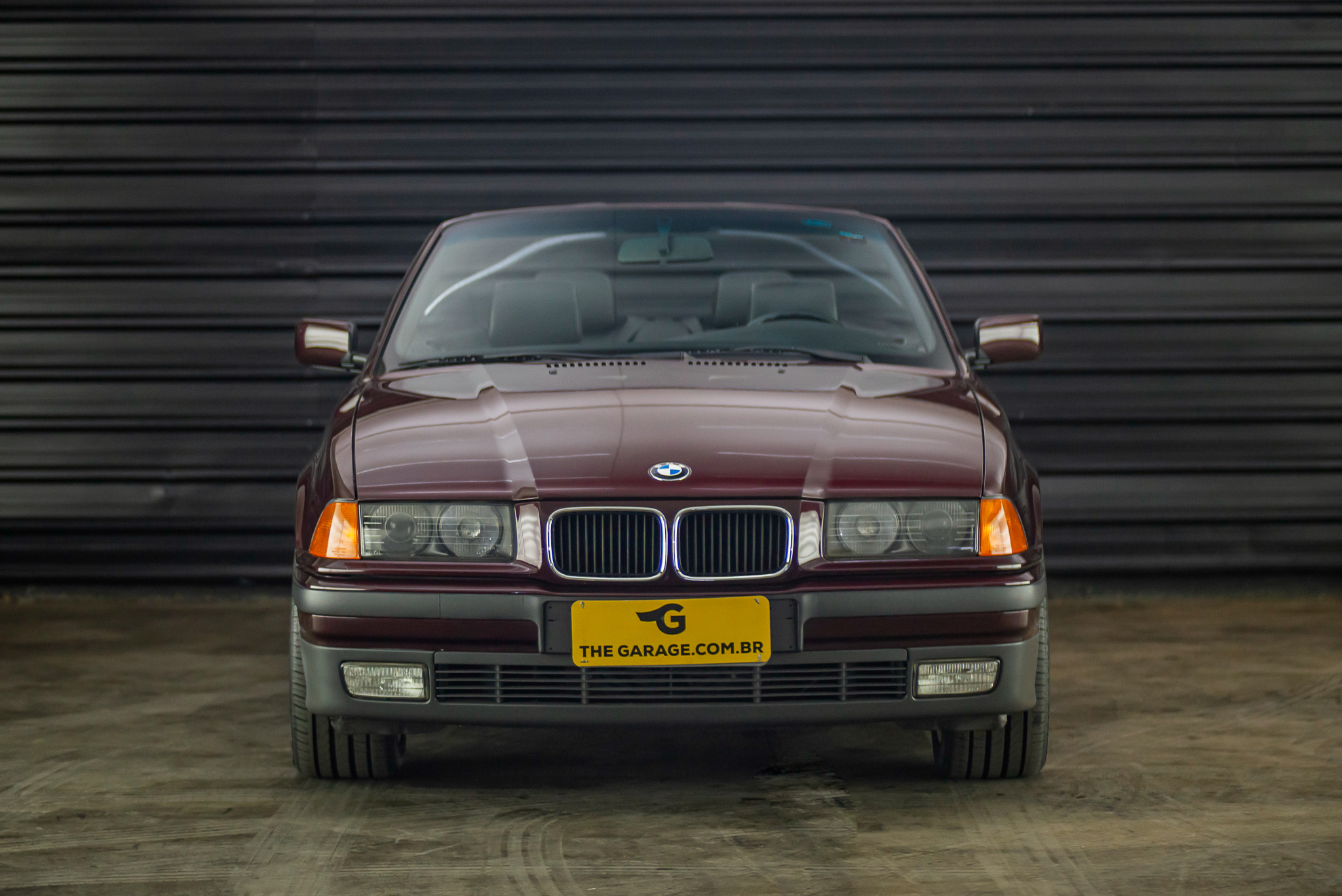 1993-BMW-325i-conversivel-a-venda-sao-paulo-sp-for-sale-the-garage-classicos-a-melhor-loja-de-carros-antigos-acervo-de-carros