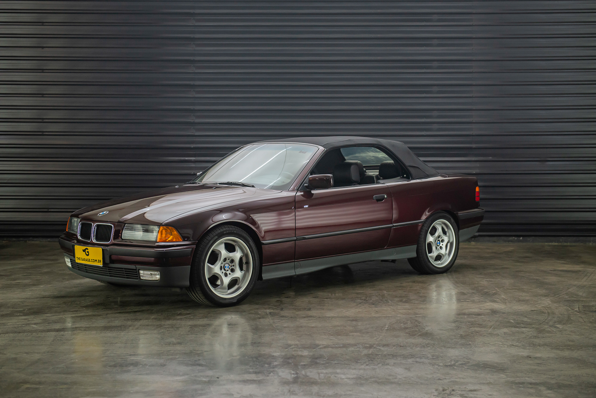 1993-BMW-325i-conversivel-a-venda-sao-paulo-sp-for-sale-the-garage-classicos-a-melhor-loja-de-carros-antigos-acervo-de-carros