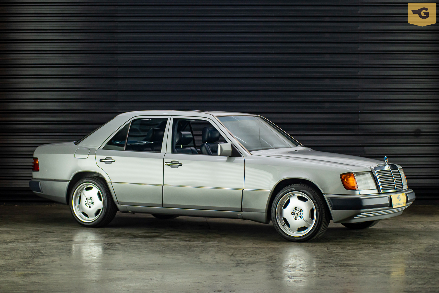 1991-mercedes-benz-300e24-a-venda-sao-paulo-sp-for-sale-the-garage-classicos-a-venda-loja-de-carros-antigos--37