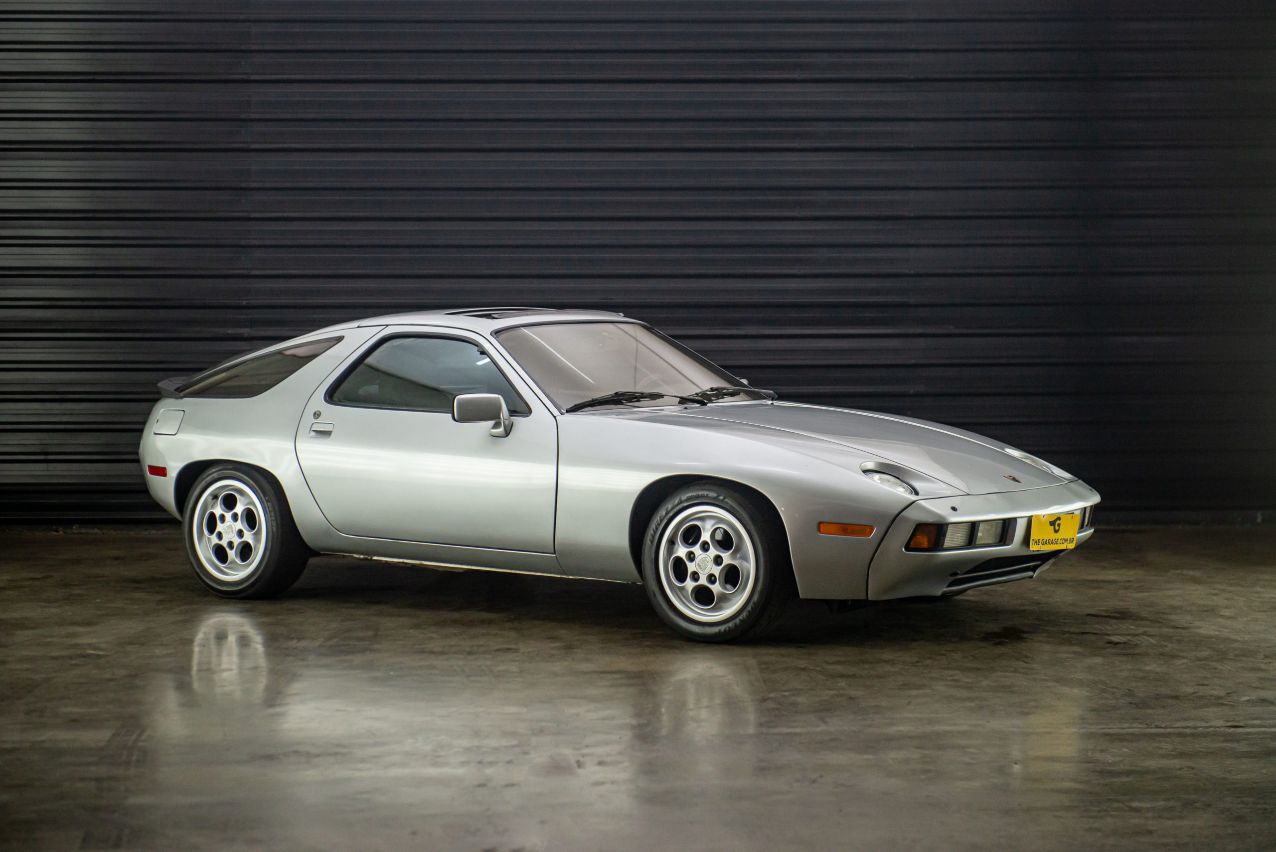 1980-porsche-928-v8-manual-a-venda-sao-paulo-sp-for-sale-the-garage-classicos-a-carros-antigos