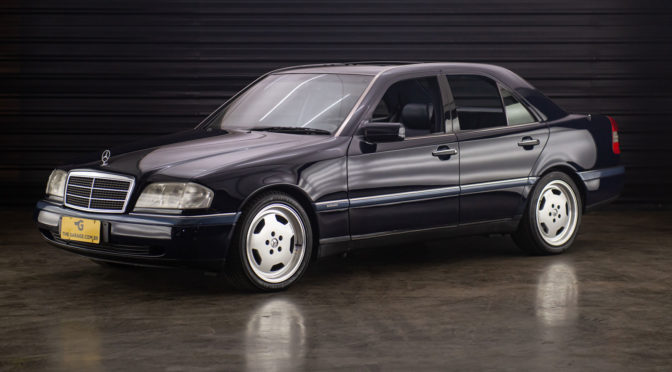 1995-Mercedes-benz-C220-Elegance-carro-antigo-a-venda