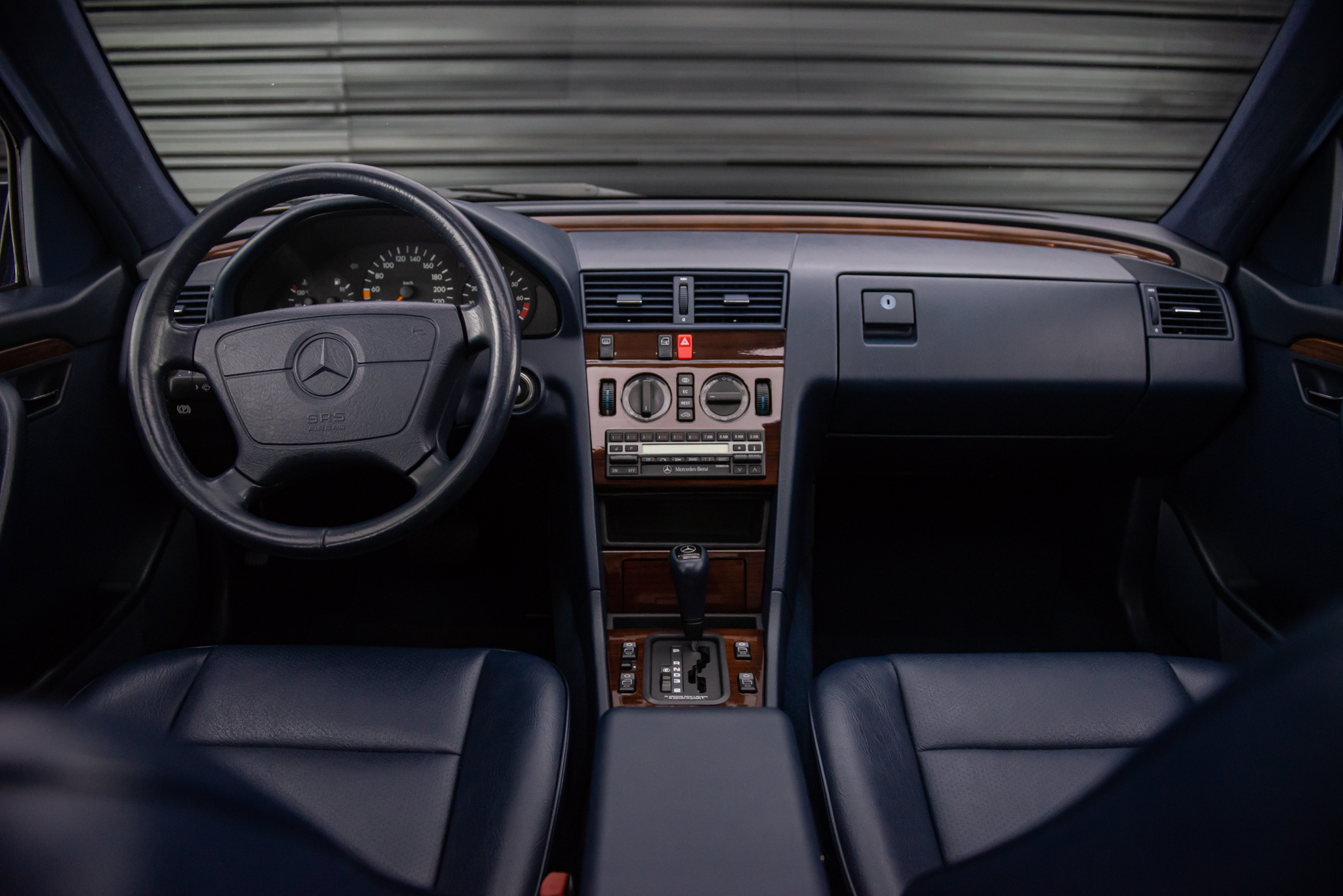 1995-Mercedes-benz-C220-Elegance-carro-antigo-a-venda