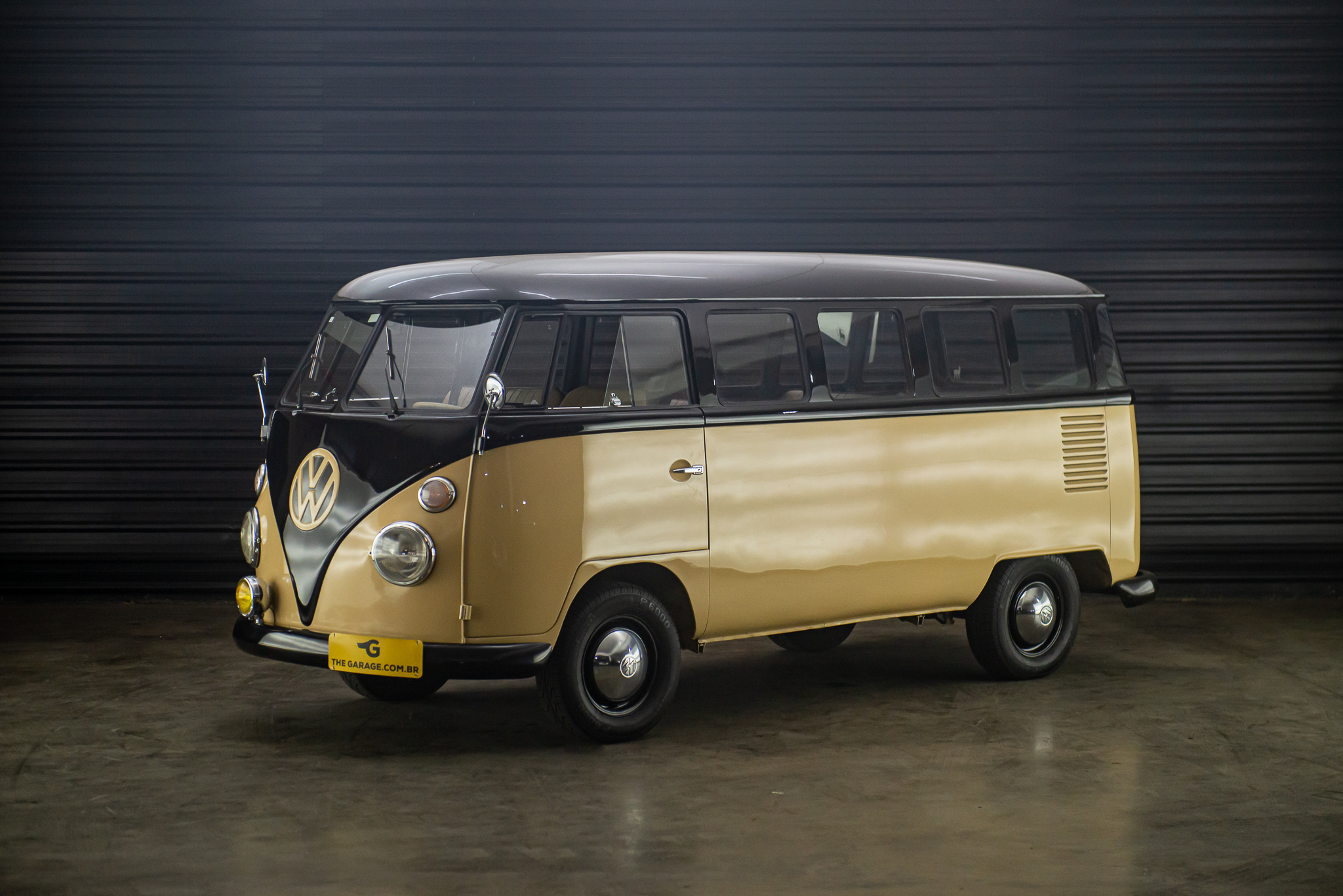 1973-VW-Kombi-corujinha-a-venda-sao-paulo-for-sale-the-garage-classicos