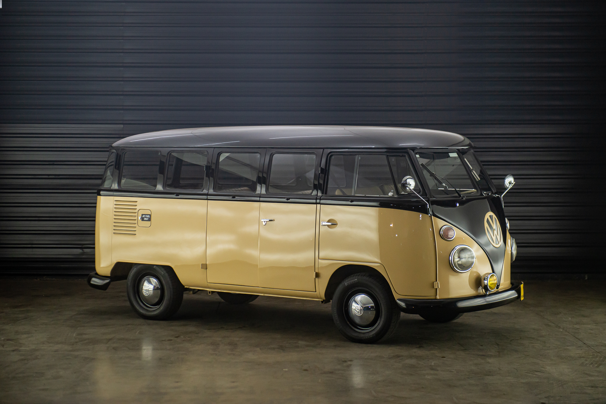 1973-VW-Kombi-corujinha-a-venda-sao-paulo-for-sale-the-garage-classicos