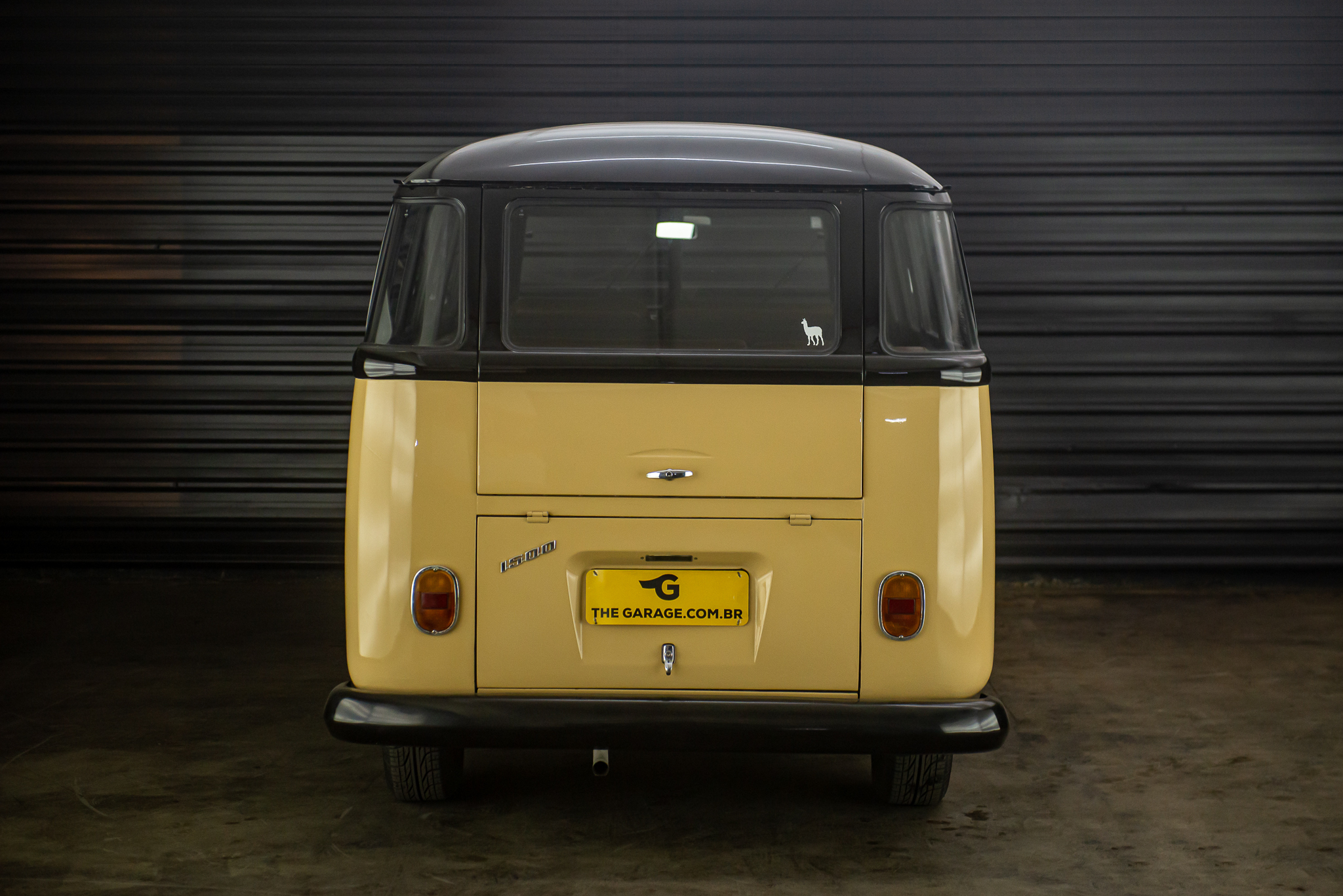 1973-VW-Kombi-corujinha-a-venda-sao-paulo-for-sale-the-garage-classicos