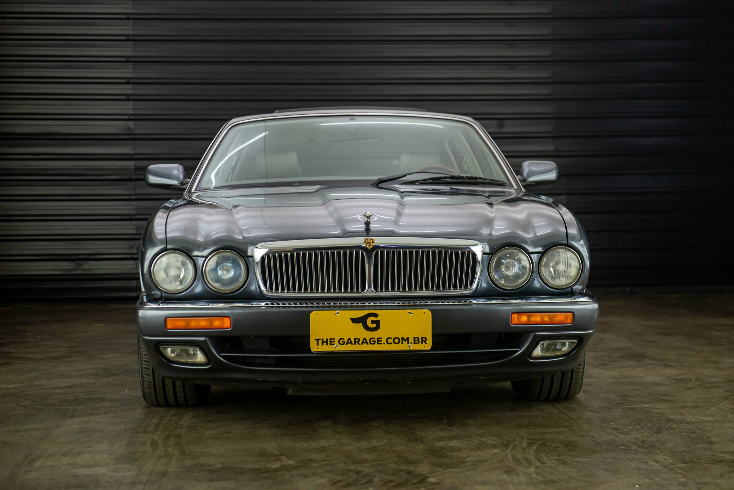 1995-jaguar-xj12-prata-a-venda-sao-paulo-sp-for-sale-the-garage-classicos-a-carros-antigos