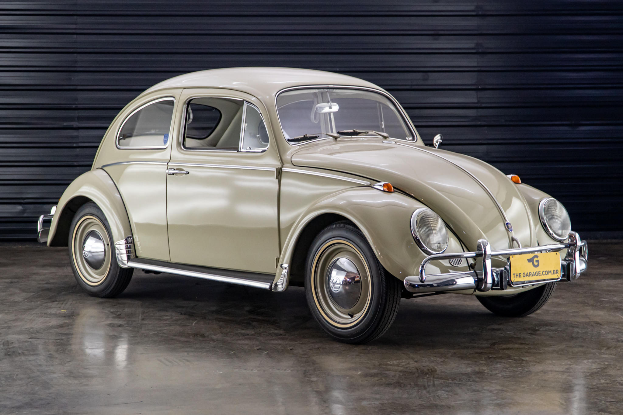 1964-fusca-bege-1200-a-venda-sao-paulo-sp-for-sale-the-garage-classicos-a-melhor-loja-de-carros-antigos-acervo-de-carros