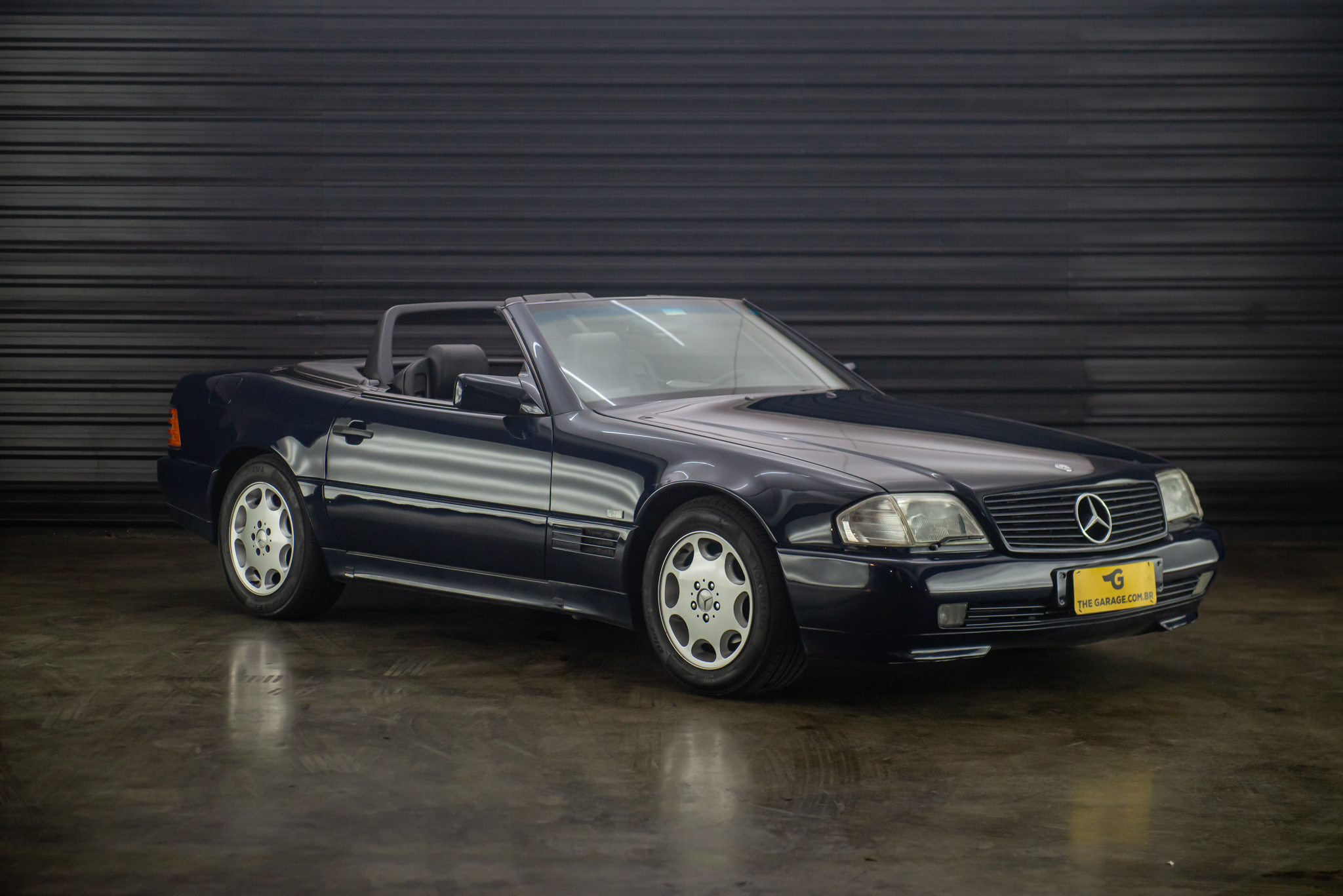 1995-mercedes-benz-sl-320-a-venda-sao-paulo-sp-for-sale-the-garage-classicos-a-melhor-loja-de-carros-antigos-acervo-de-carros