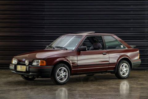 1998-Ford-Escort-XR3-Mk4-a-venda-sao-paulo-sp-for-sale-the-garage-classicos-a-melhor-loja-de-carros-antigos-acervo-de-carros