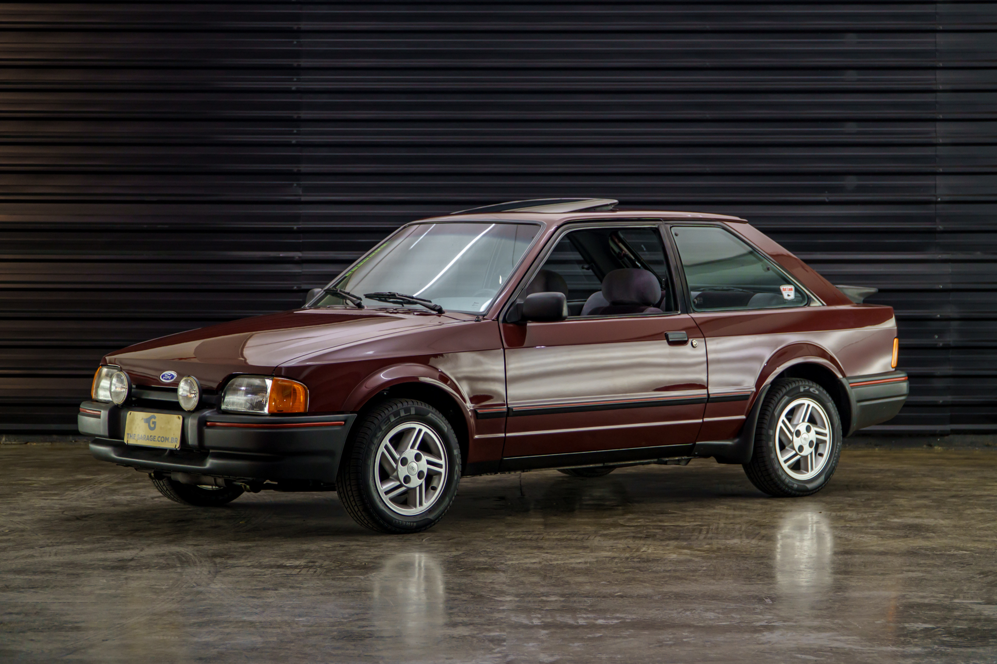 1998-Ford-Escort-XR3-Mk4-a-venda-sao-paulo-sp-for-sale-the-garage-classicos-a-melhor-loja-de-carros-antigos-acervo-de-carros