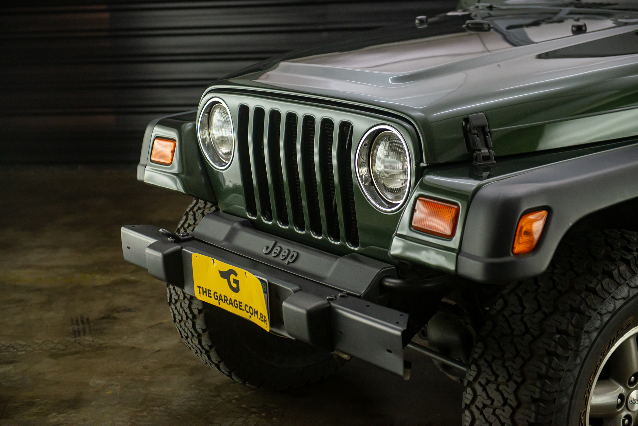 1998-Jeep-Wrangler-4l-4X4-a-venda-sao-paulo-sp-for-sale-the-garage-classicos-a-melhor-loja-de-carros-antigos-acervo-de-carros