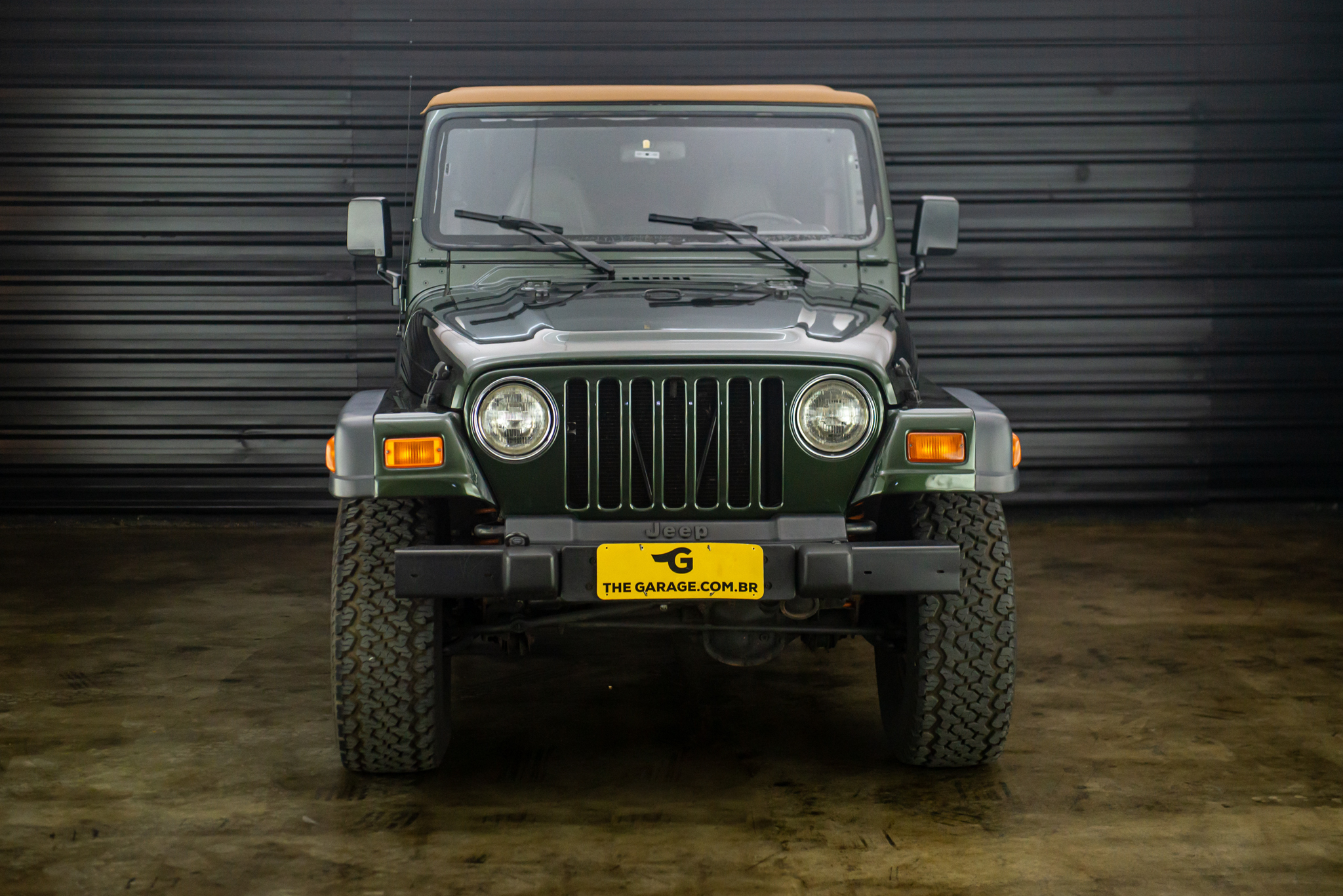 1998-Jeep-Wrangler-4l-4X4-a-venda-sao-paulo-sp-for-sale-the-garage-classicos-a-melhor-loja-de-carros-antigos-acervo-de-carros