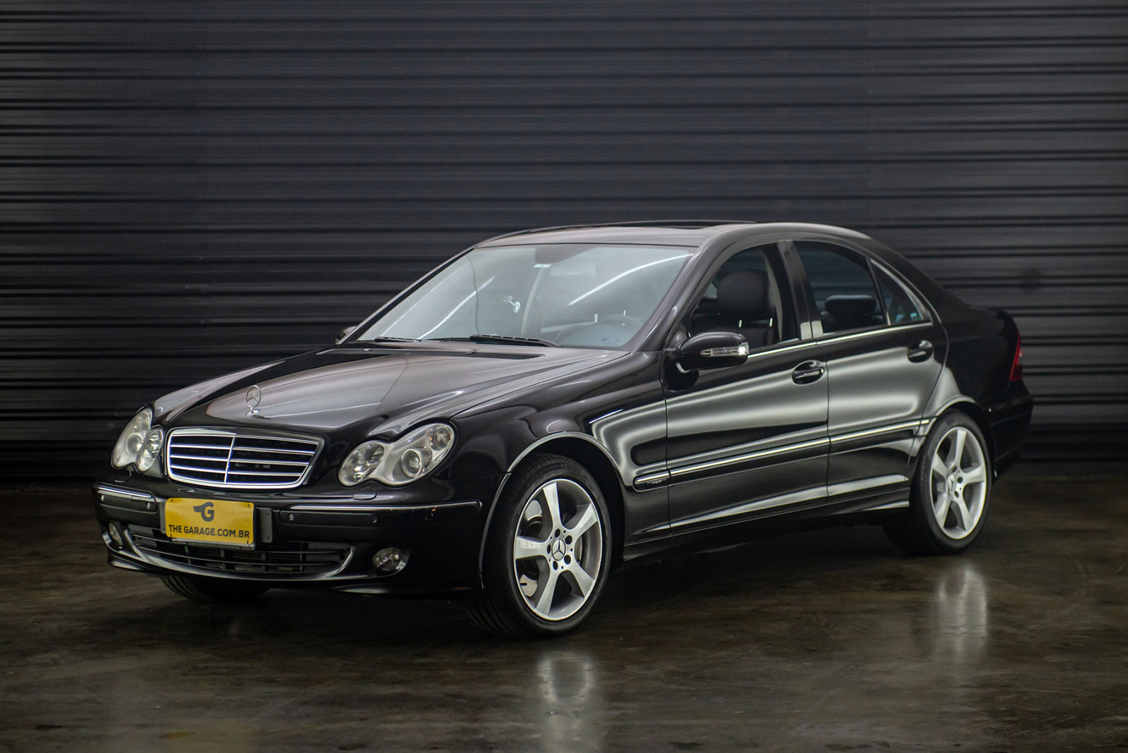 2006-Mercedes-Benz-C350-Avantgarde-a-venda-sao-paulo-sp-for-sale-the-garage-classicos-a-melhor-loja-de-carros-antigos-acervo-de-carros