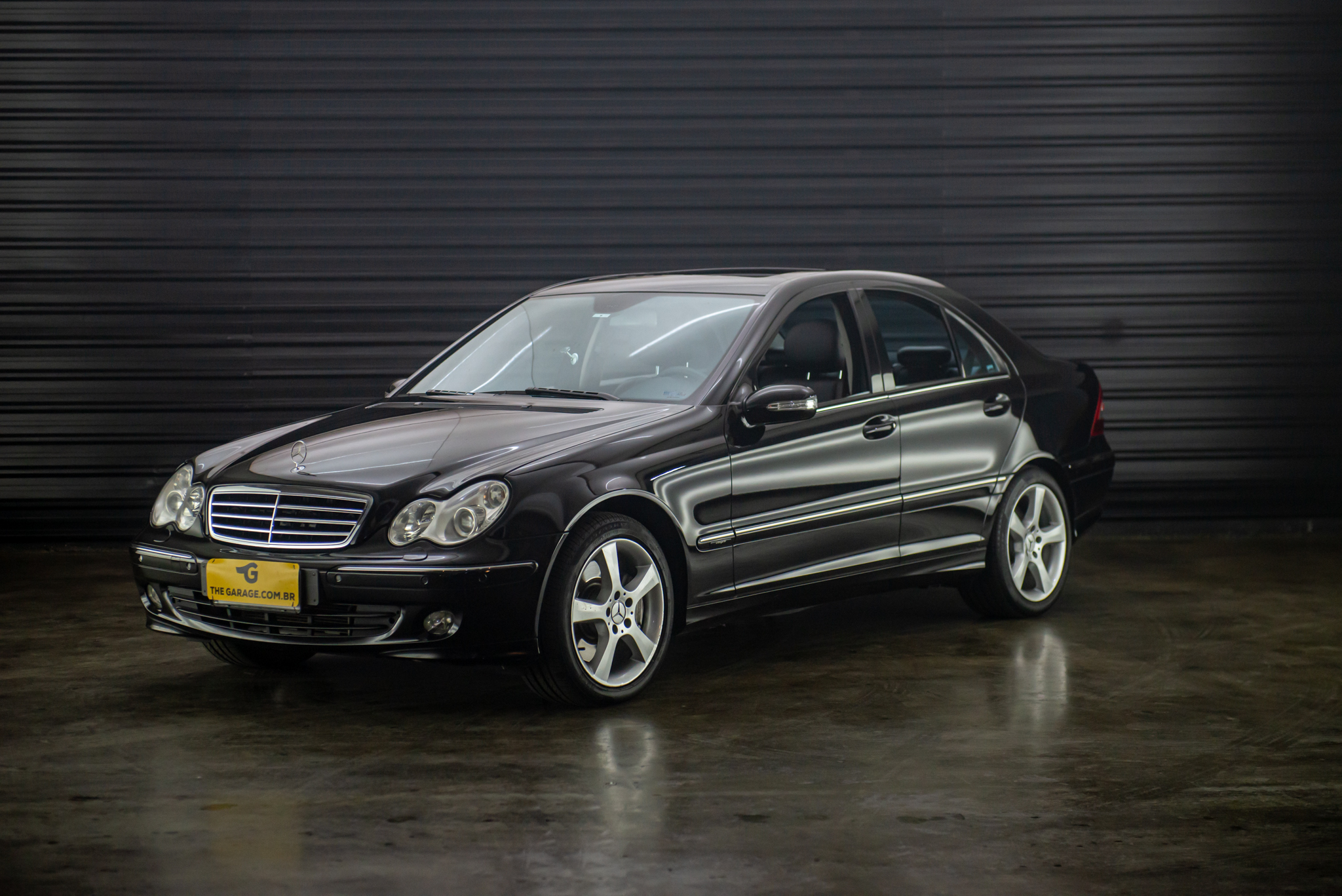 2006-Mercedes-Benz-C350-Avantgarde-a-venda-sao-paulo-sp-for-sale-the-garage-classicos-a-melhor-loja-de-carros-antigos-acervo-de-carros