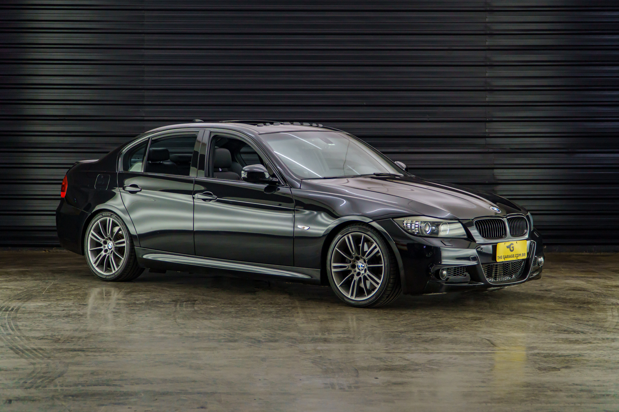 2011-bmw-335i-a-venda-sao-paulo-sp-for-sale-the-garage-classicos-a-melhor-loja-de-carros-antigos-acervo-de-carros