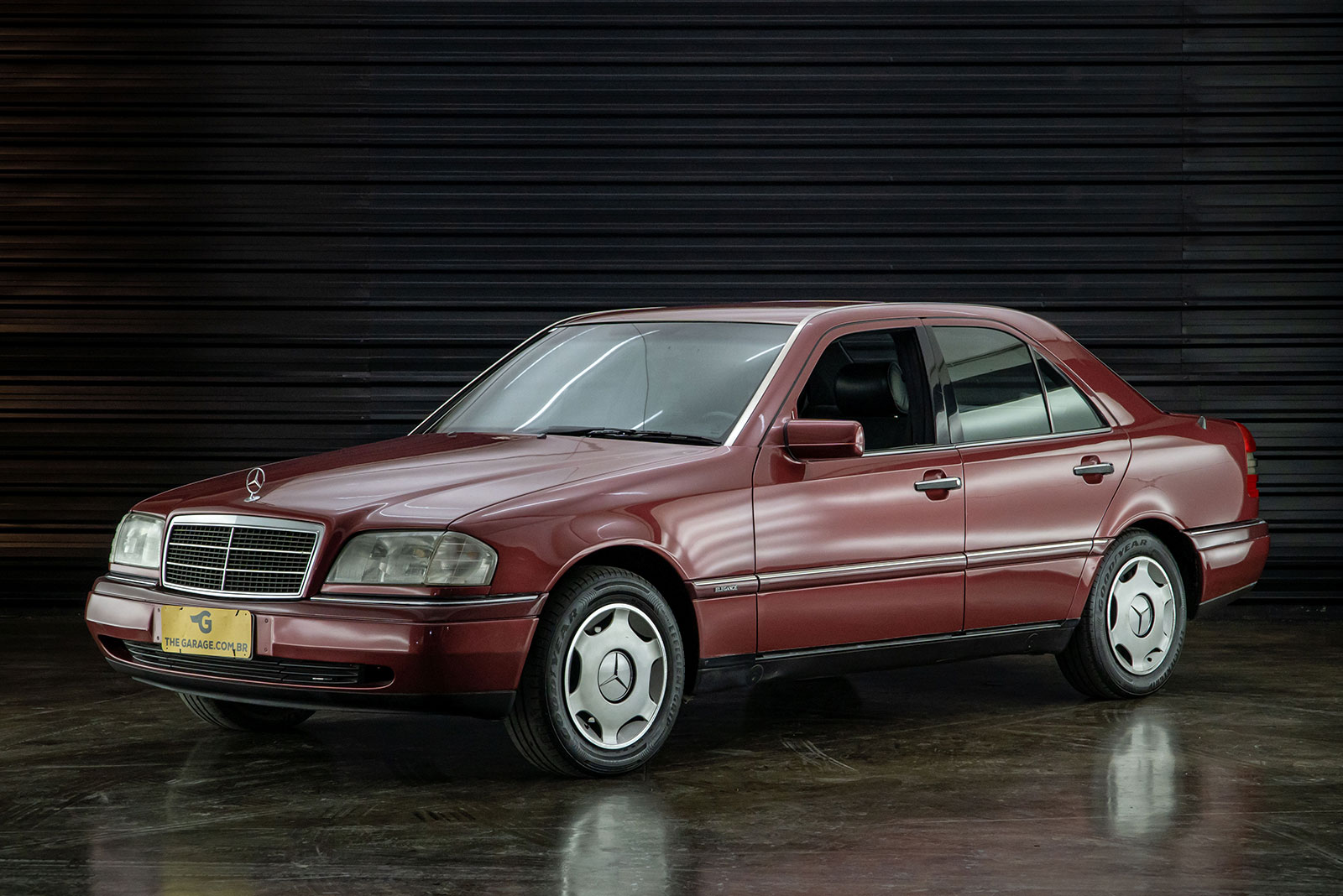 1993-mercedes-benz-c220-elegance-a-venda-sao-paulo-for-sale-classicos-a-melhor-loja-de-carros-antigos-acervo-de-carros