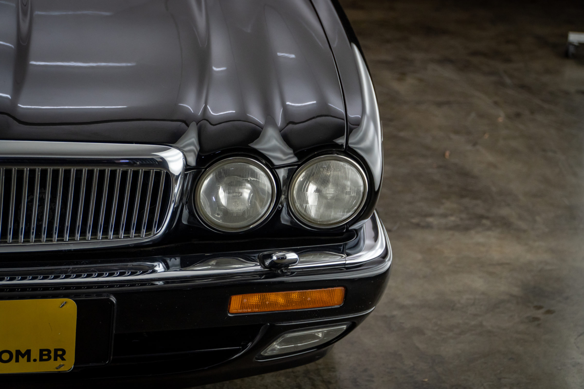 1995-jaguar-xj12-venda-sao-paulo-for-sale-classicos-a-melhor-loja-de-carros-antigos-acervo-de-carros