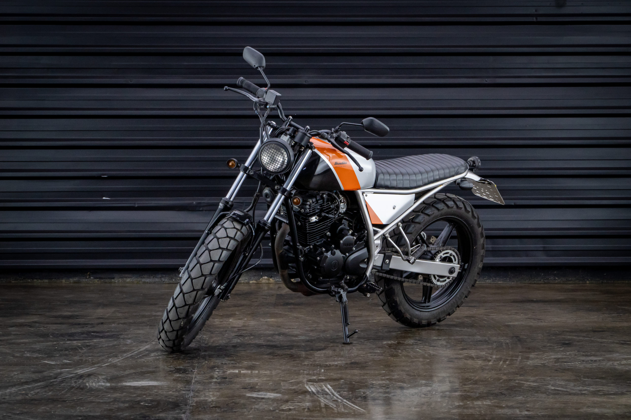 2015-Yamaha-Fazer-250cc-bendita-machina-a-venda-sao-paulo-for-sale-classicos-a-melhor-loja-de-carros-antigos-acervo-de-carros