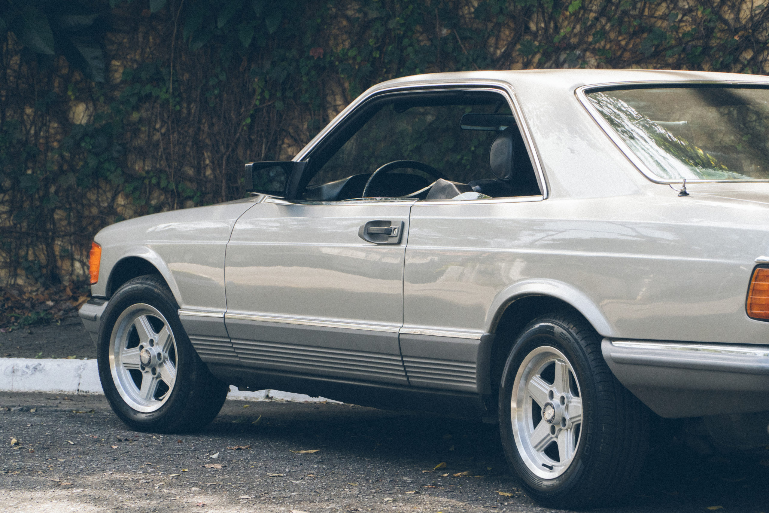 1983 mercedes benz 500sec a venda the garage