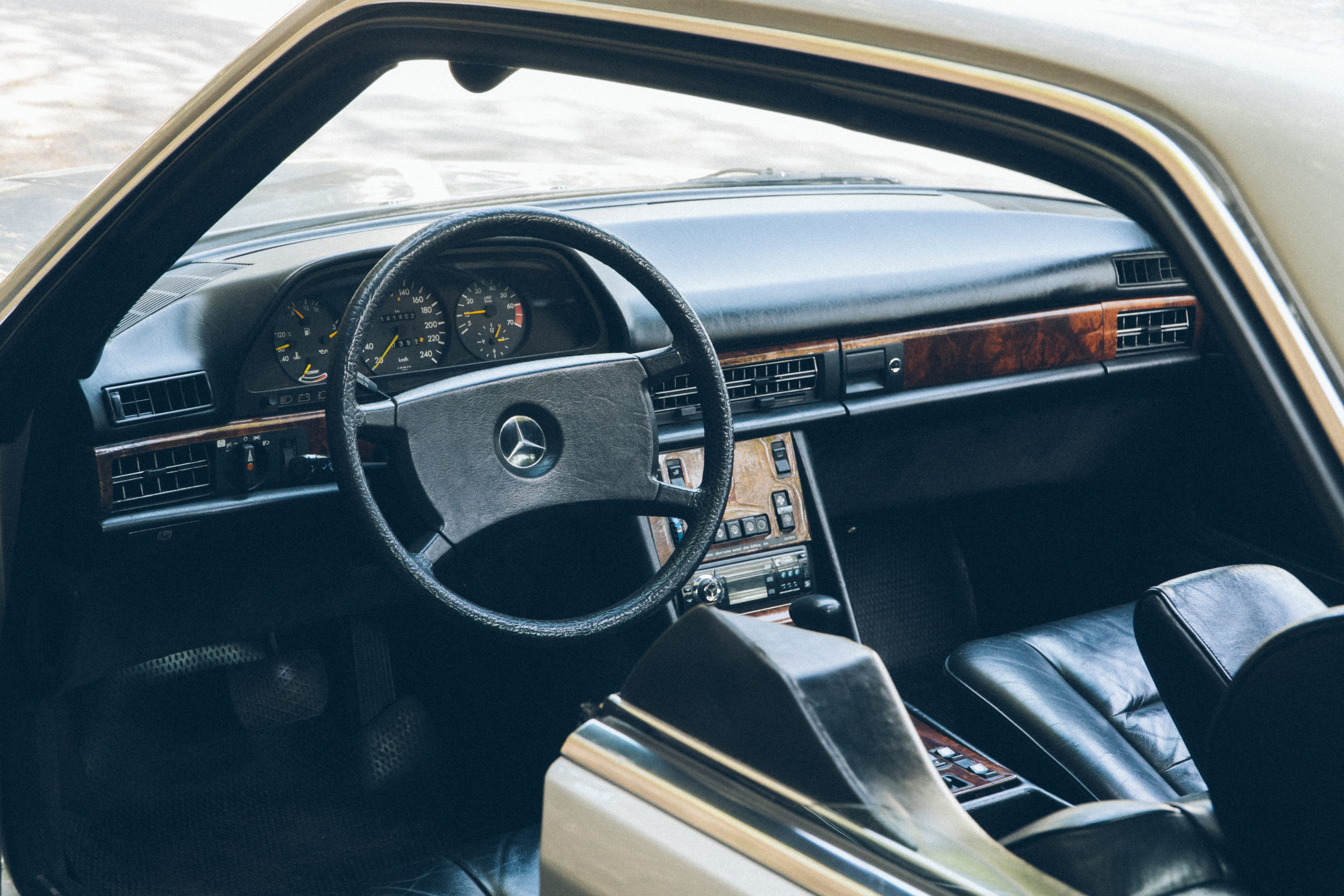 1983 mercedes benz 500sec a venda the garage