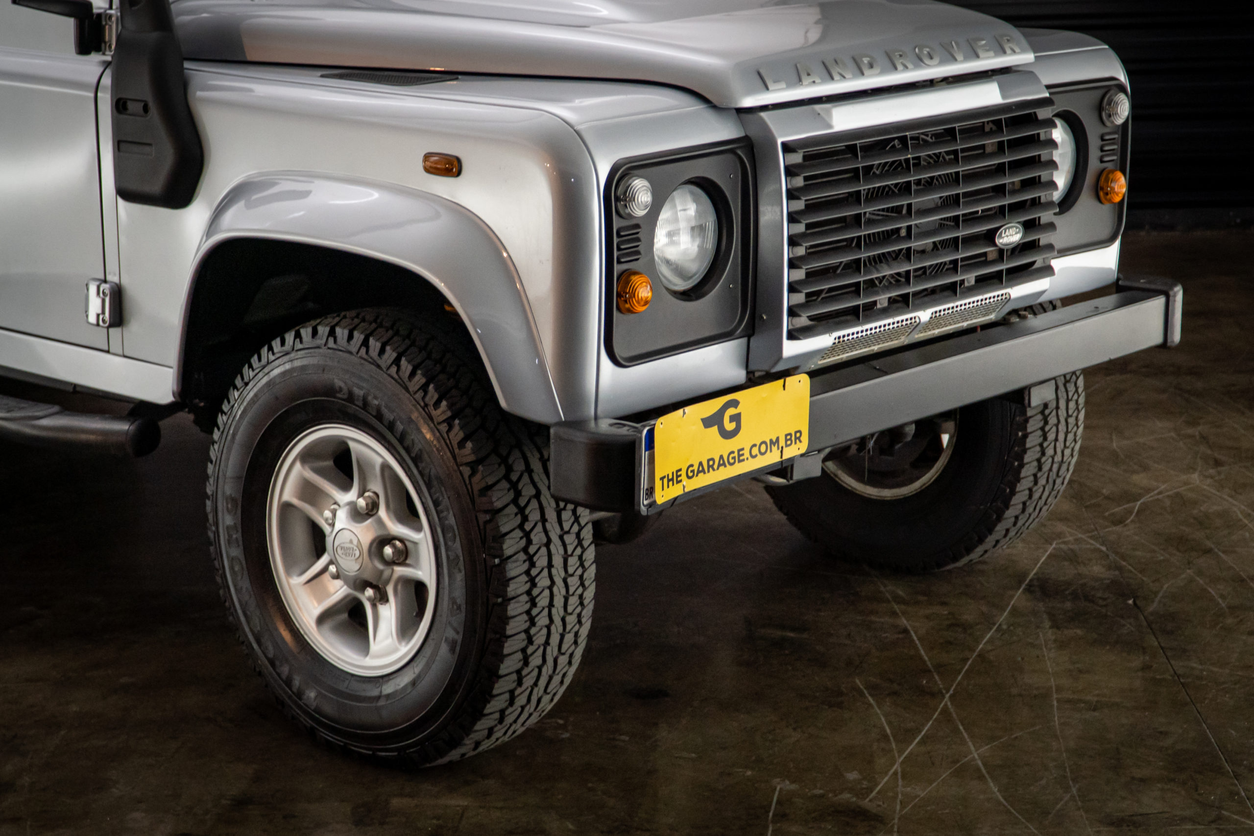 2011 land rover defender 110 a venda the garage