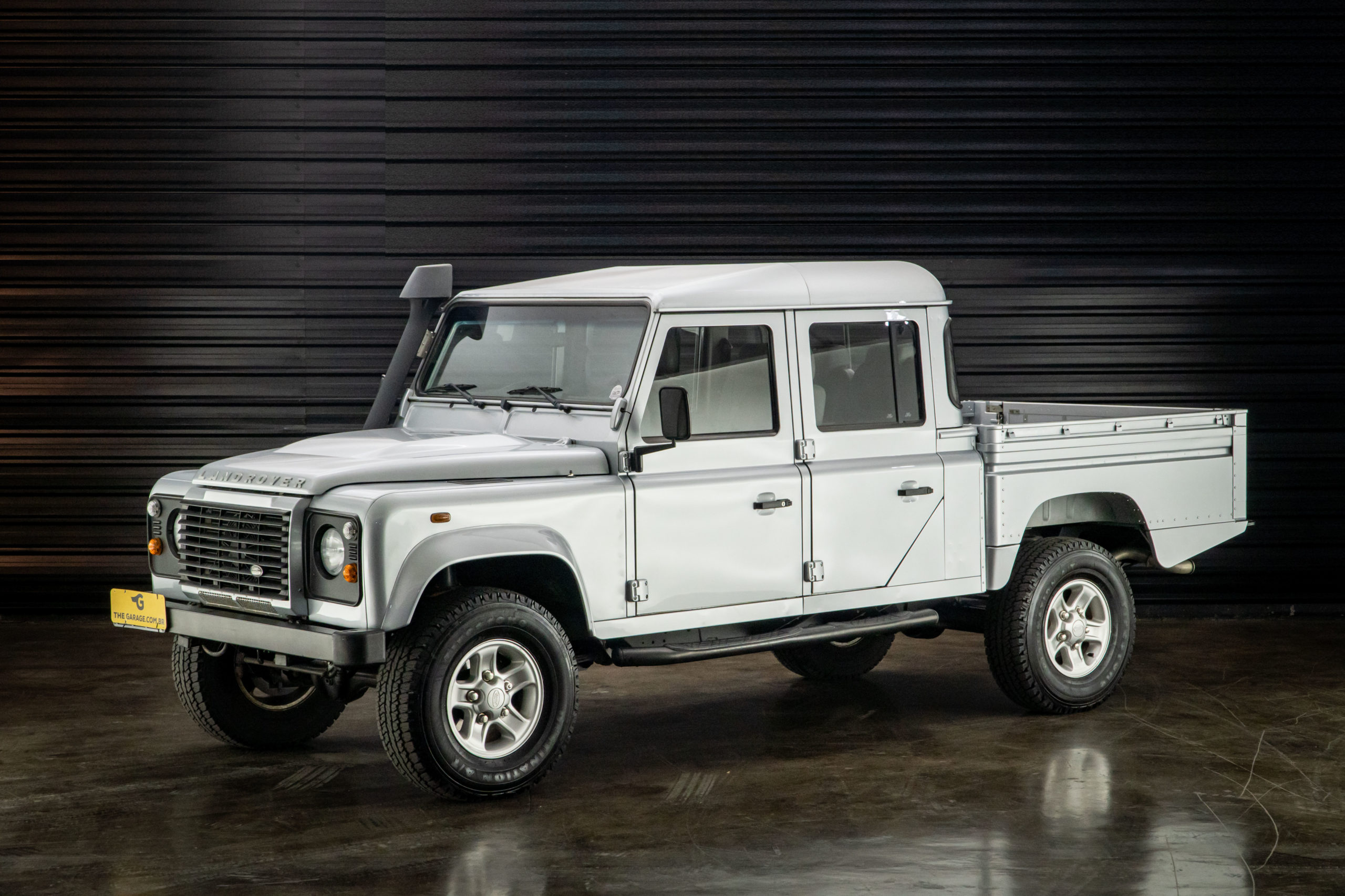 2011 land rover defender 110 a venda the garage