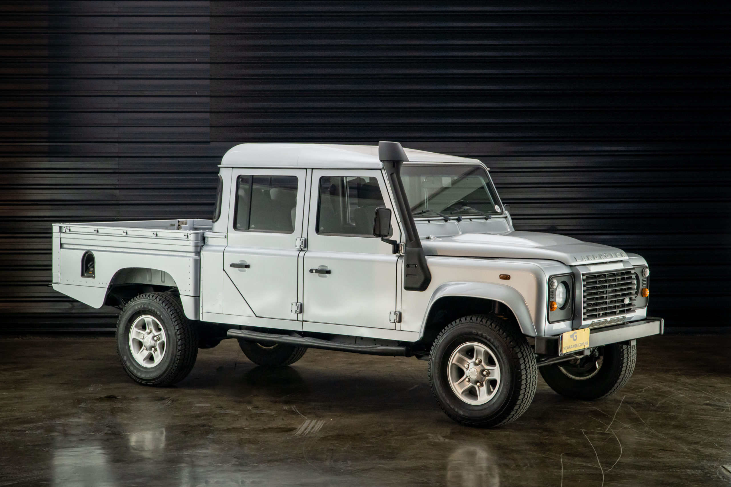 2011 land rover defender 110 a venda the garage