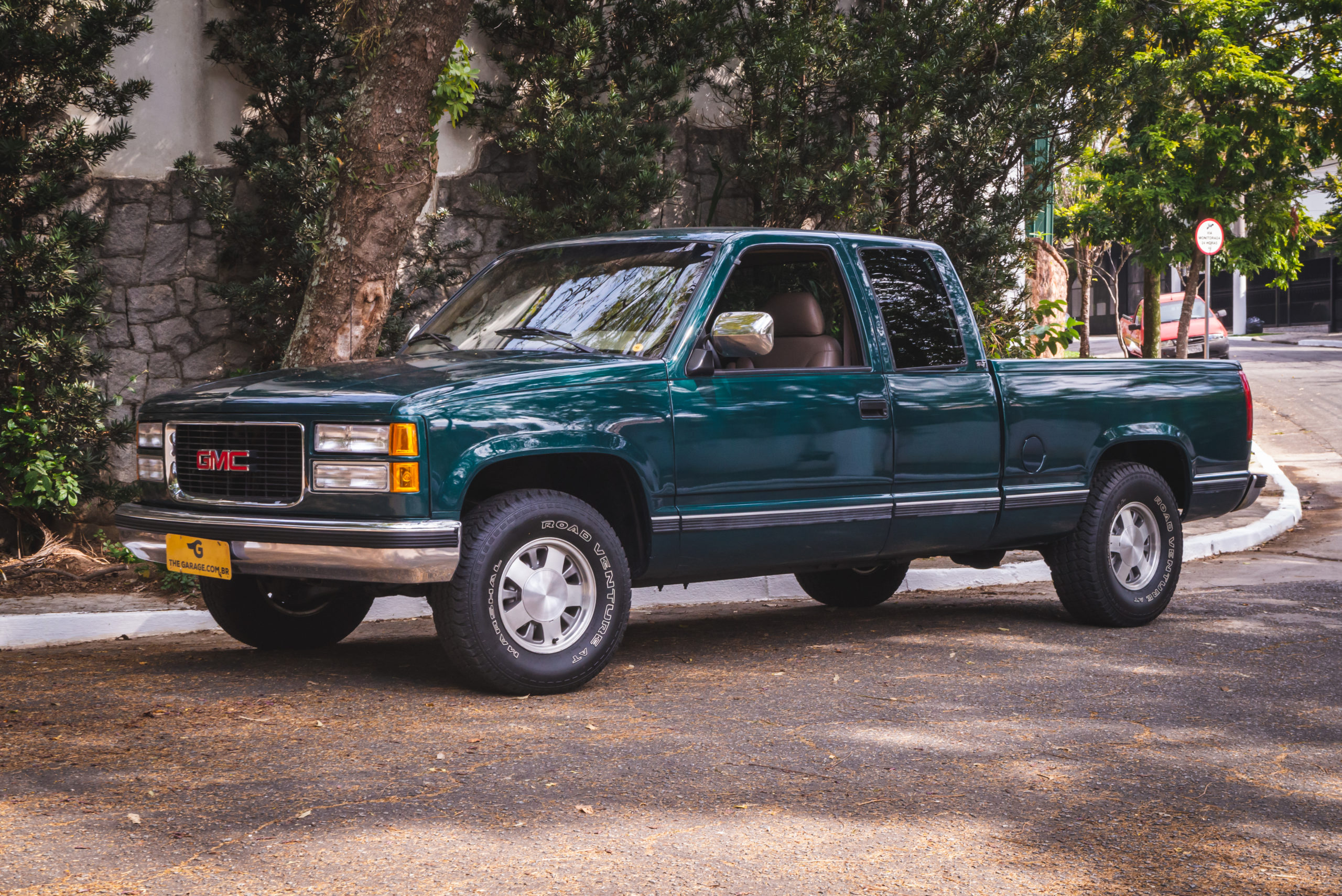 1995 GMC Sierra V8 a venda the garage