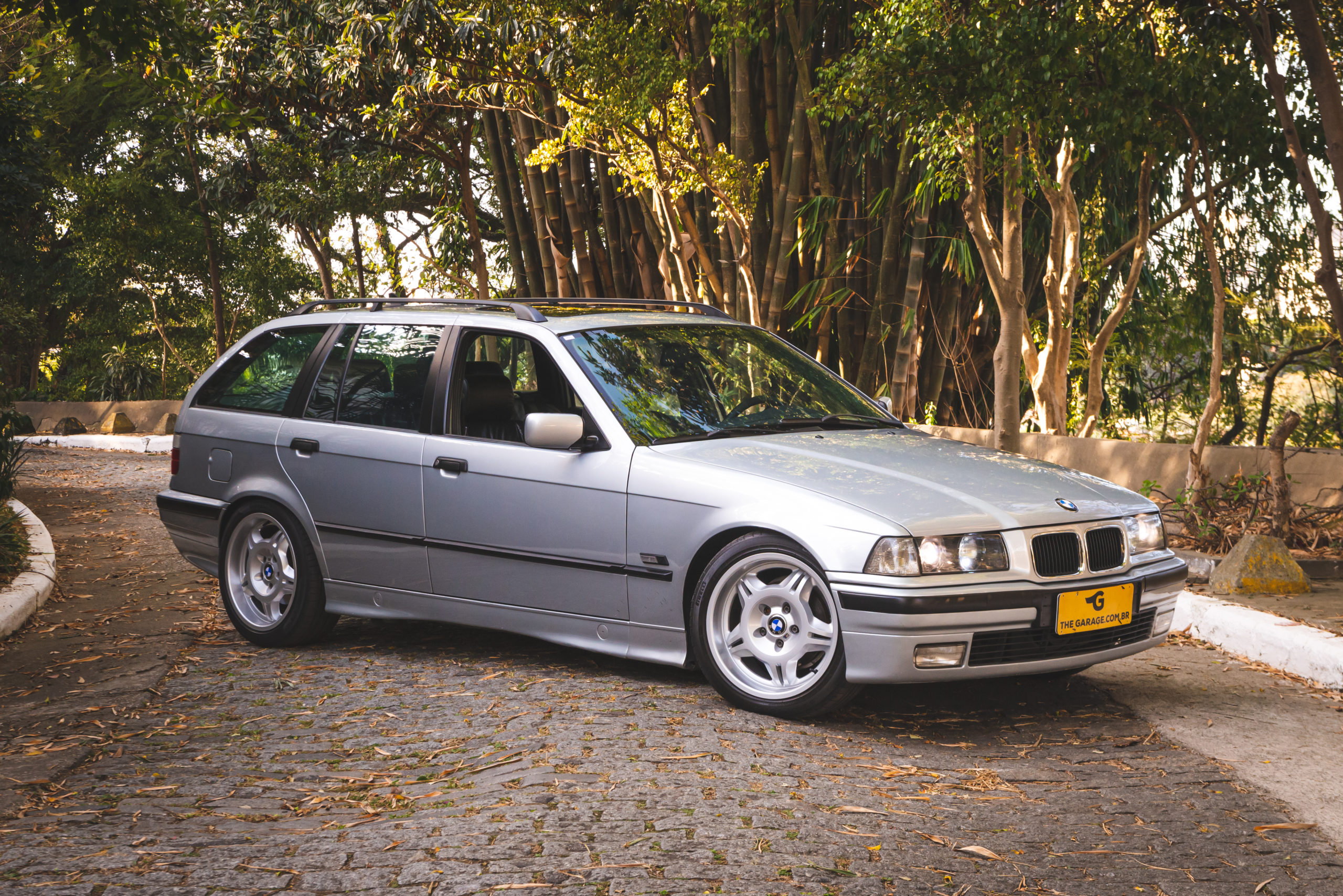 1996 BMW 328i a venda na the garage