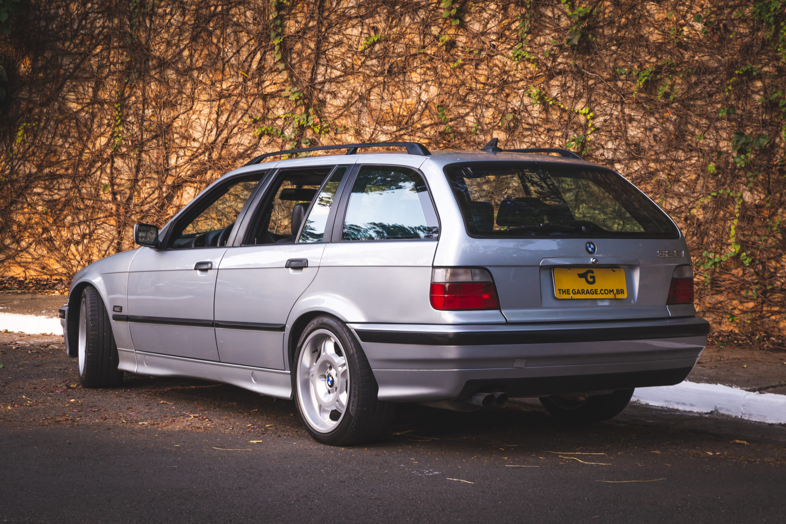 1996 BMW 328i a venda na the garage