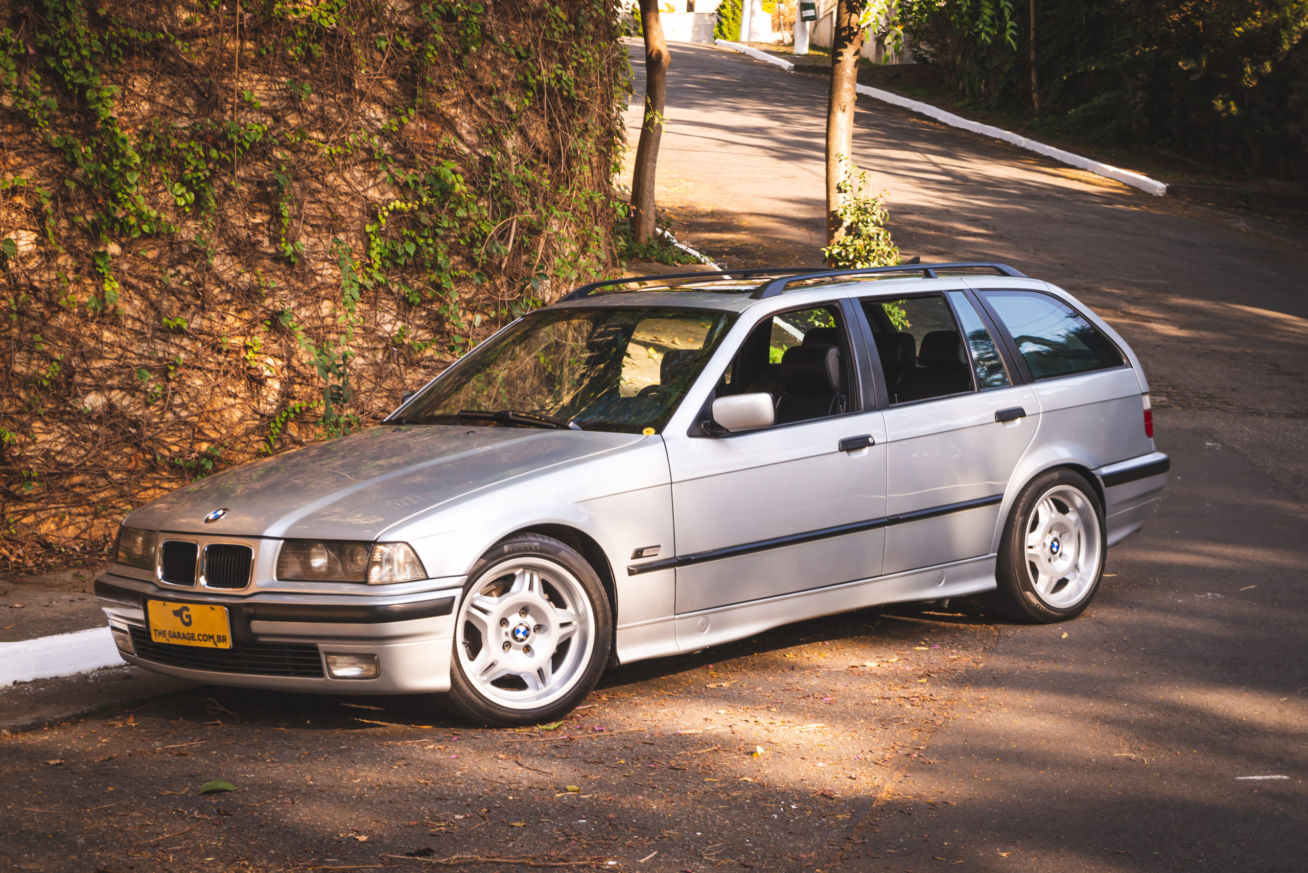 1996 BMW 328i a venda na the garage