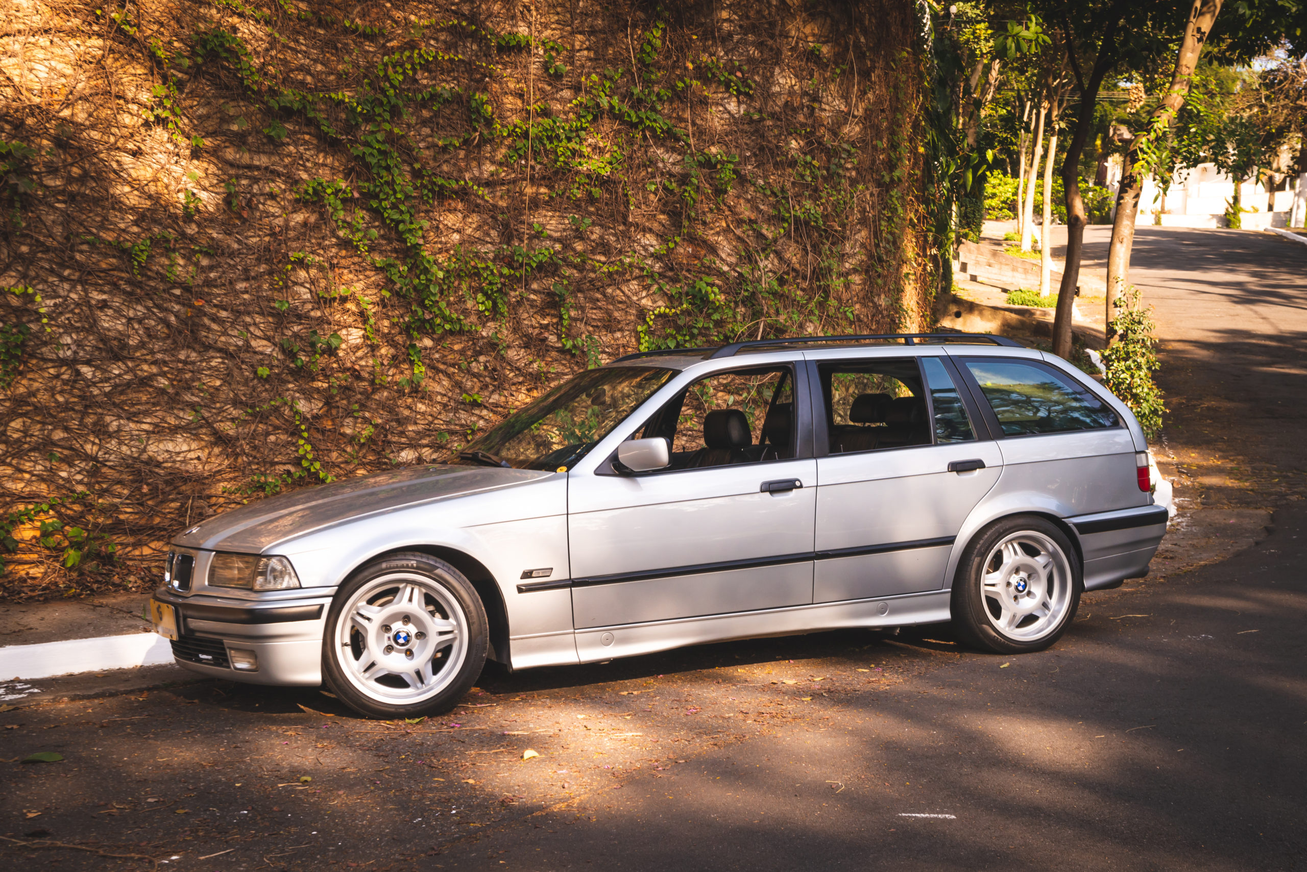 1996 BMW 328i a venda na the garage