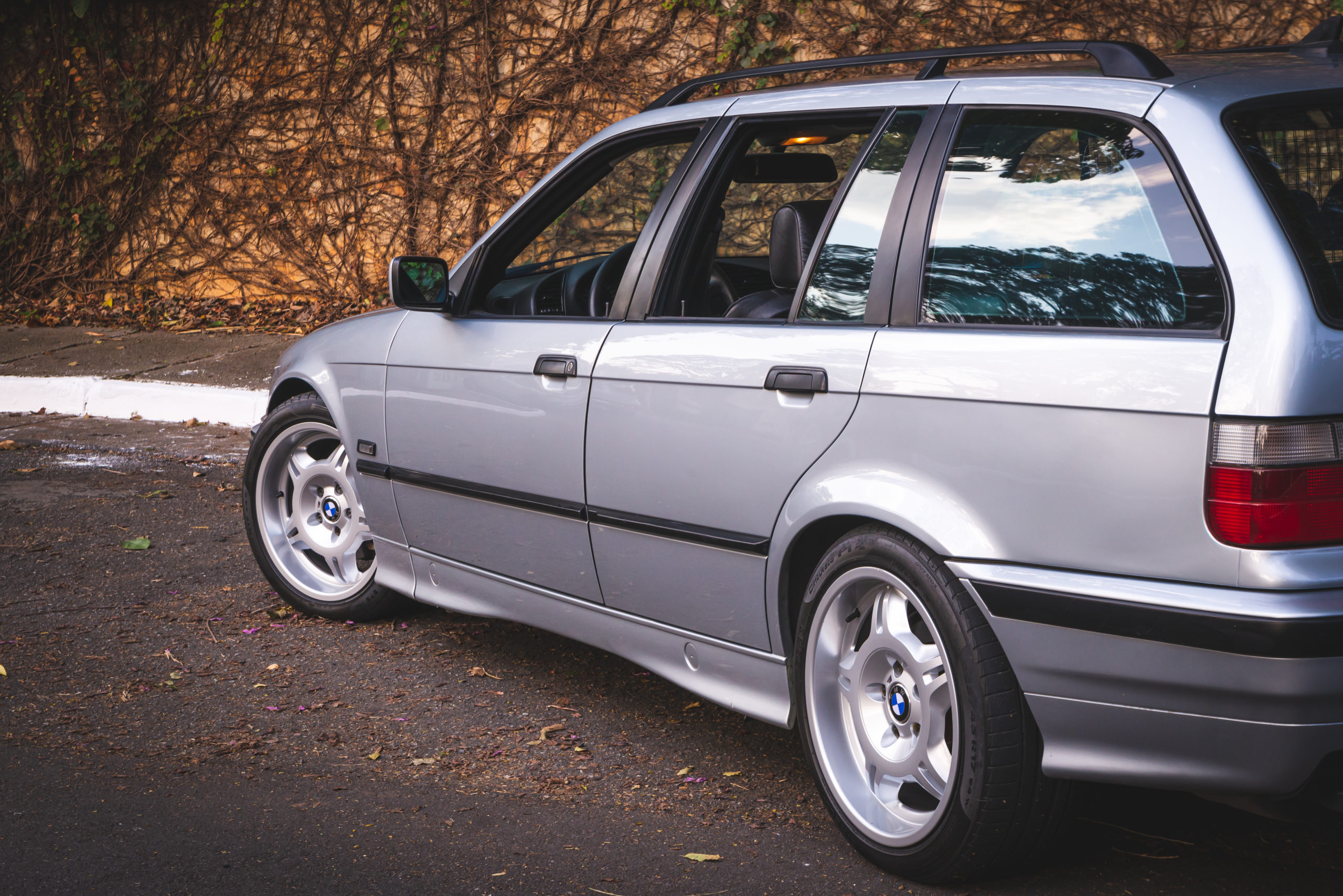 1996 BMW 328i a venda na the garage