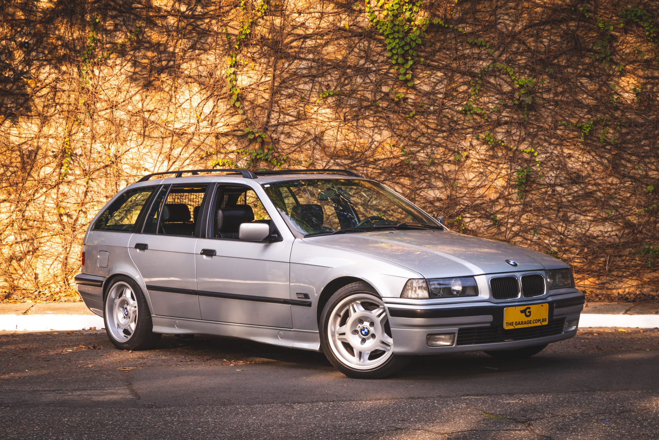 1996 BMW 328i a venda na the garage