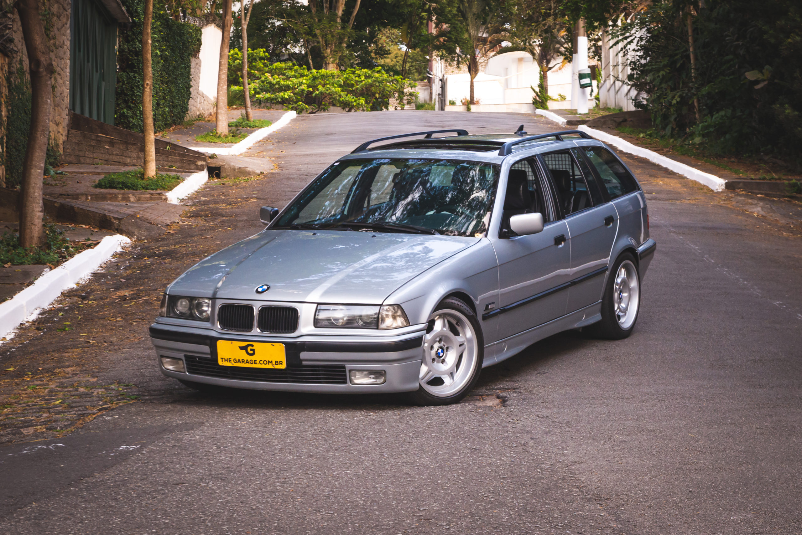 1996 BMW 328i a venda na the garage