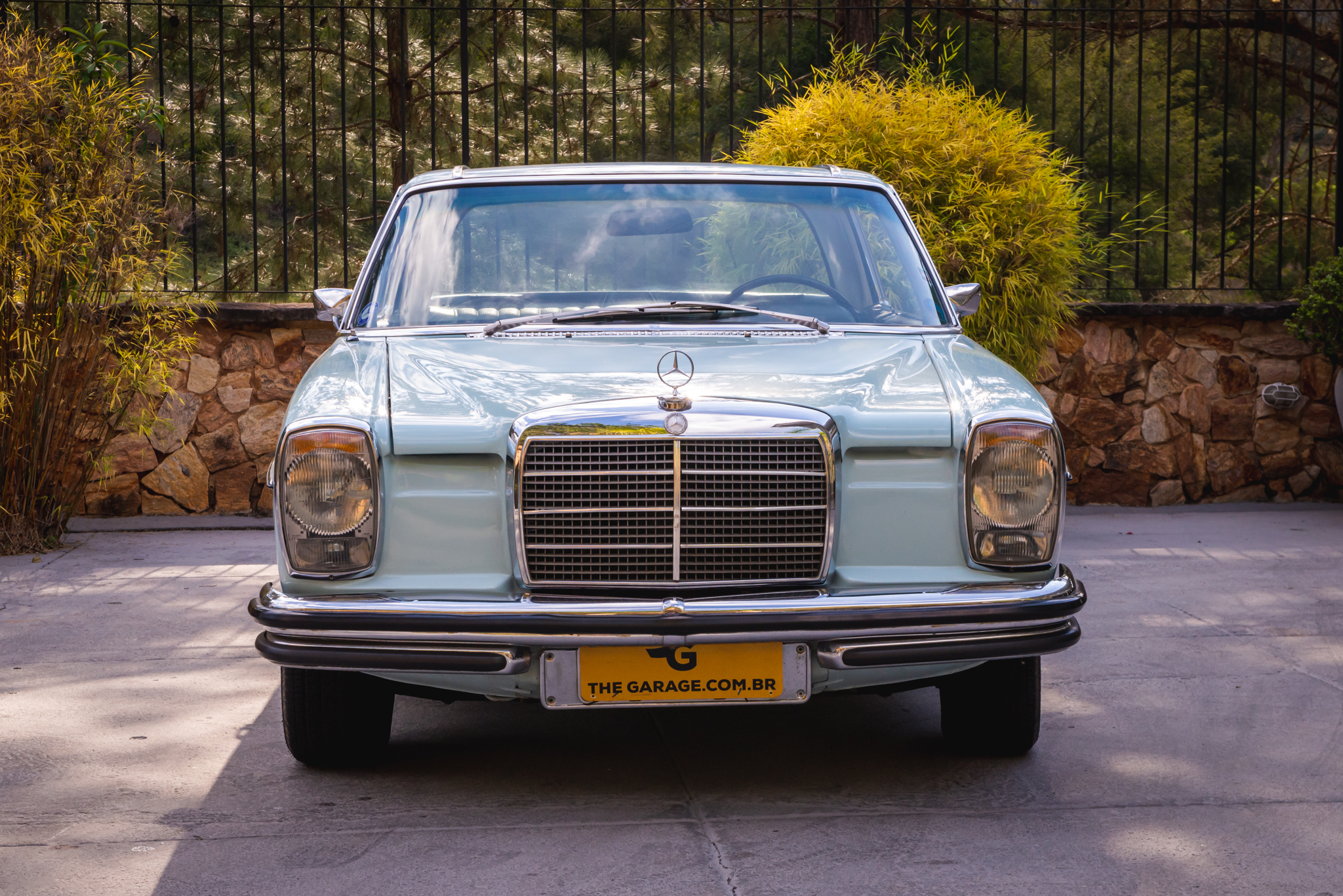 1972 Mercedes 250C a venda the garage