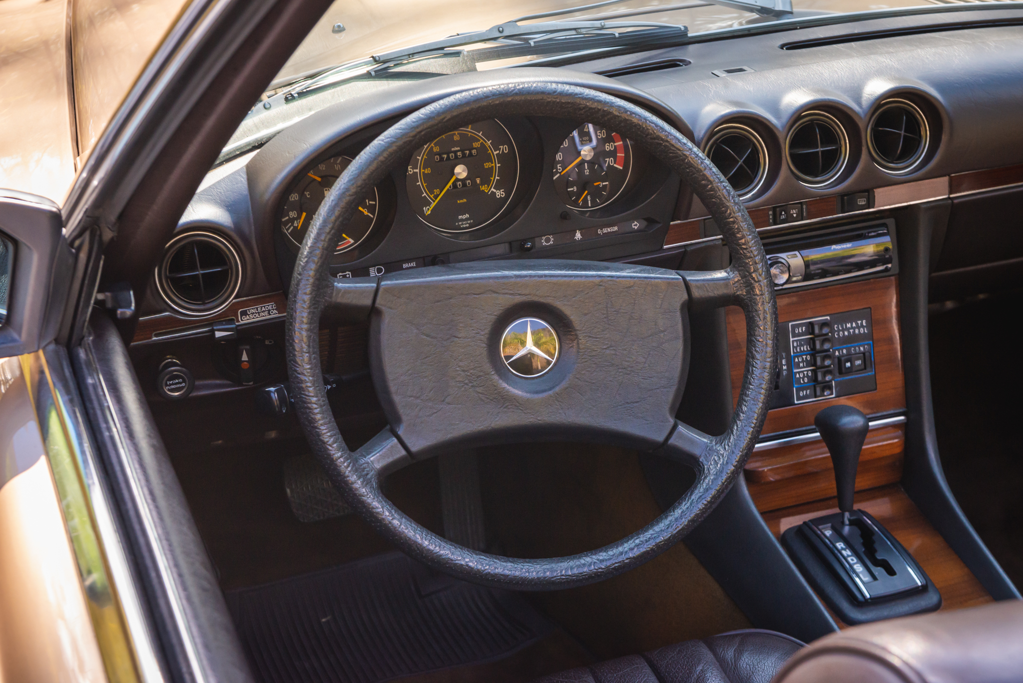 1981 Mercedes 380SL a venda the garage