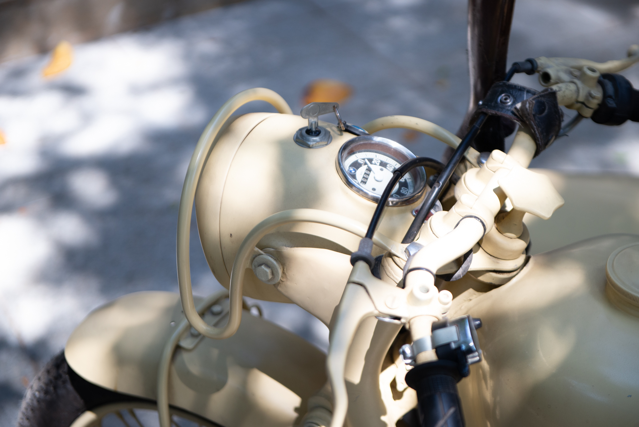 1955 BMW Sidecar a venda the garage