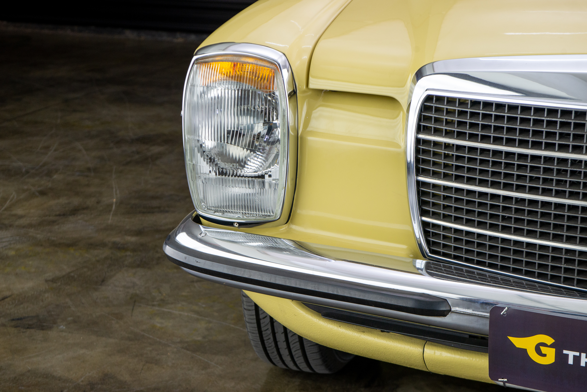 1974 Mercedes Benz 280CE W114 a venda the garage