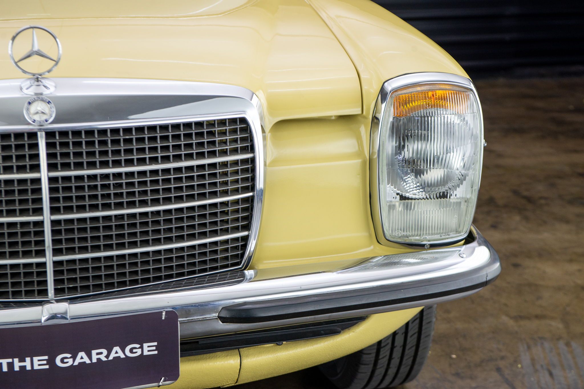 1974 Mercedes Benz 280CE W114 a venda the garage