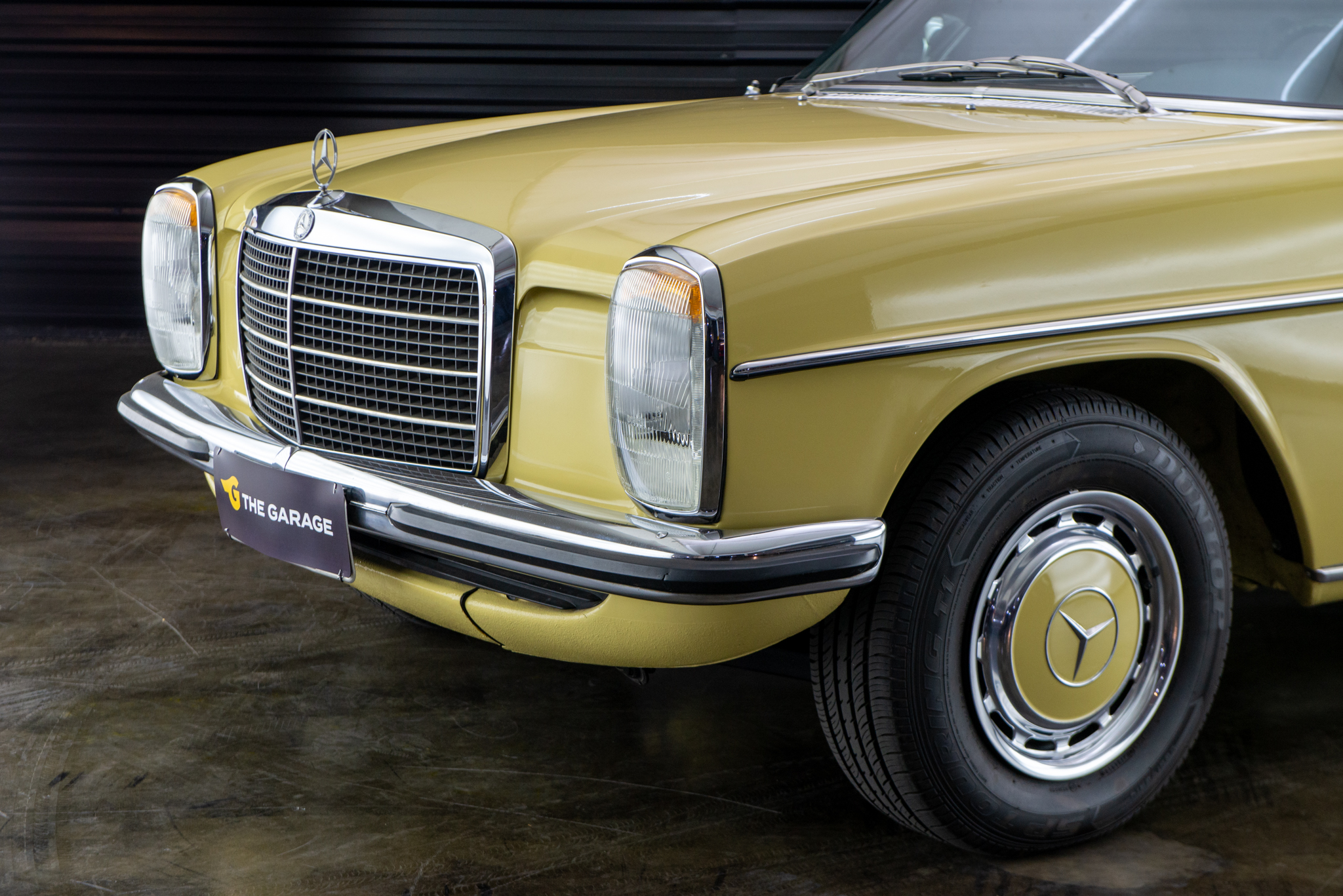 1974 Mercedes Benz 280CE W114 a venda the garage