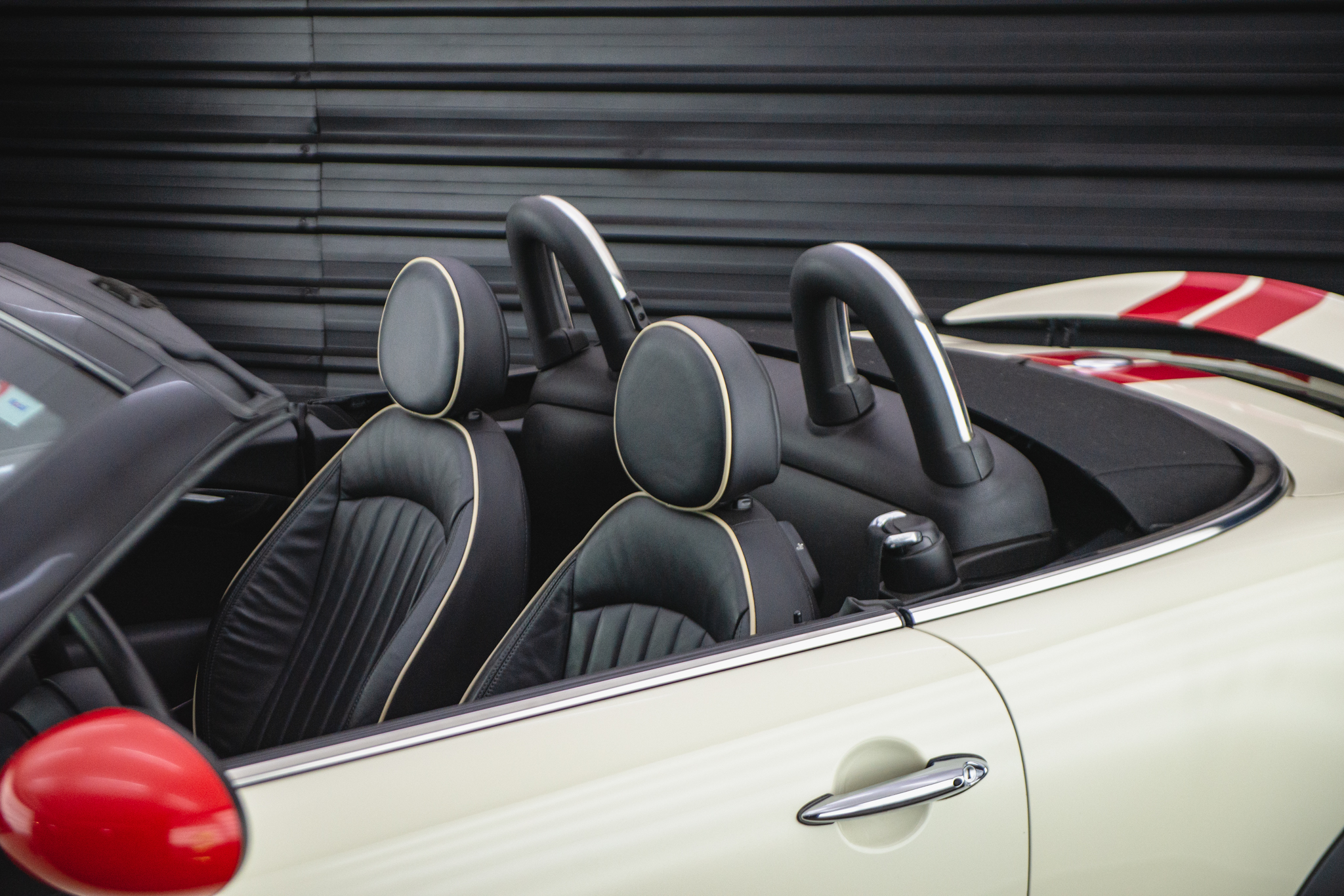 2012 mini cooper S roadster- a venda the garage