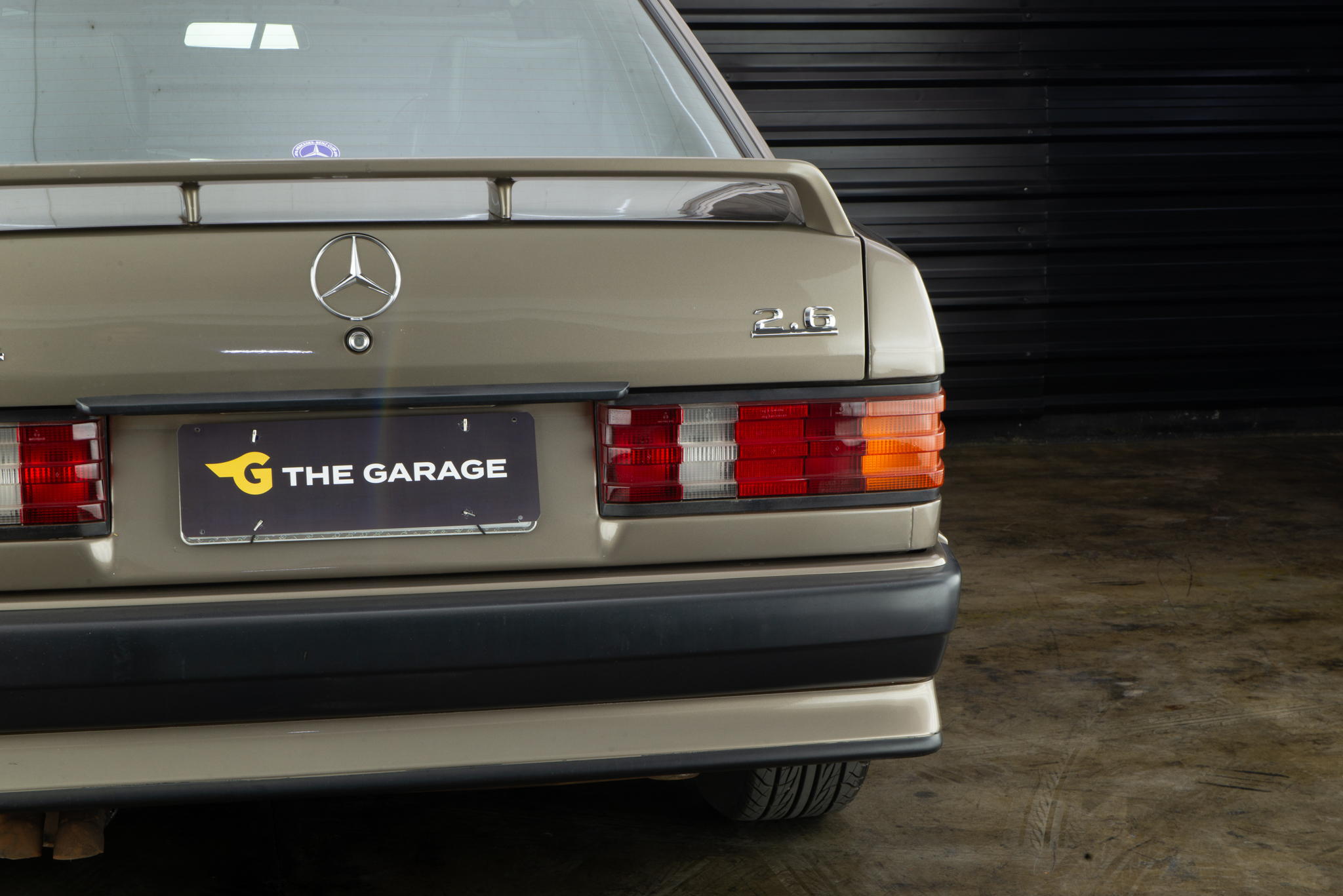 1985 Mercedes Bnez 190e a venda the garage