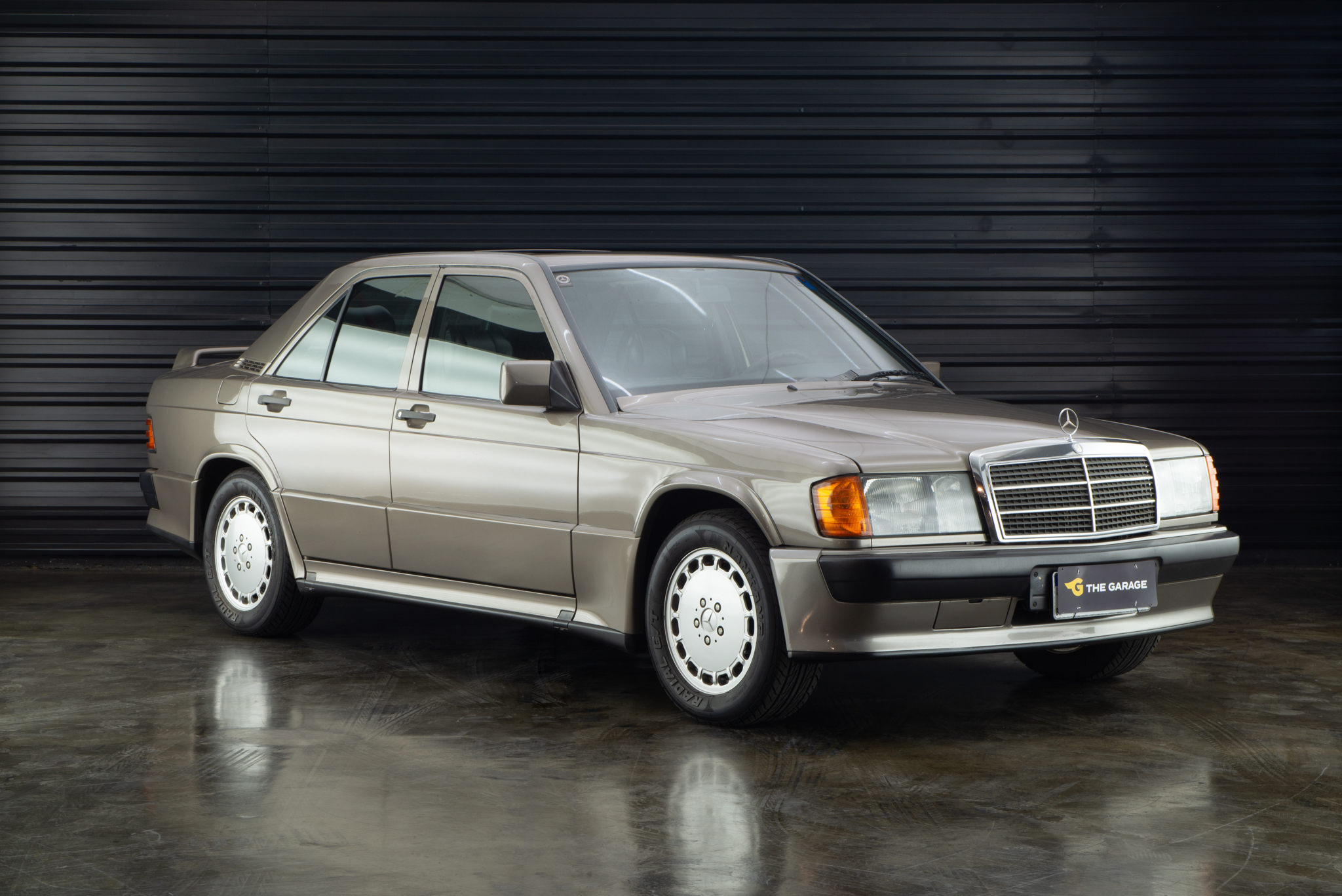 1985 Mercedes Bnez 190e a venda the garage