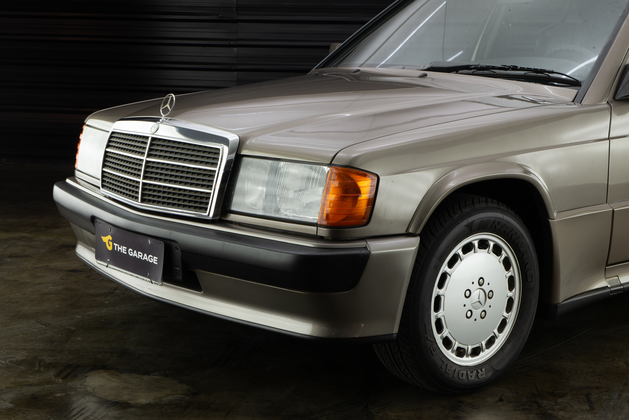 1985 Mercedes Bnez 190e a venda the garage