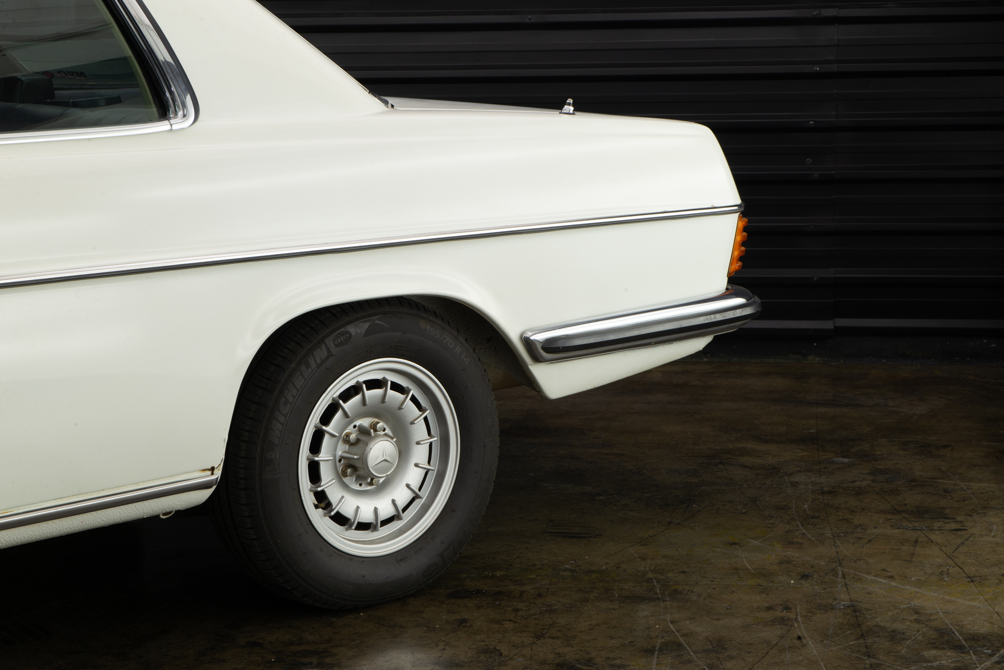 1974 Mercedes Benz 280CE W114 a venda the garage